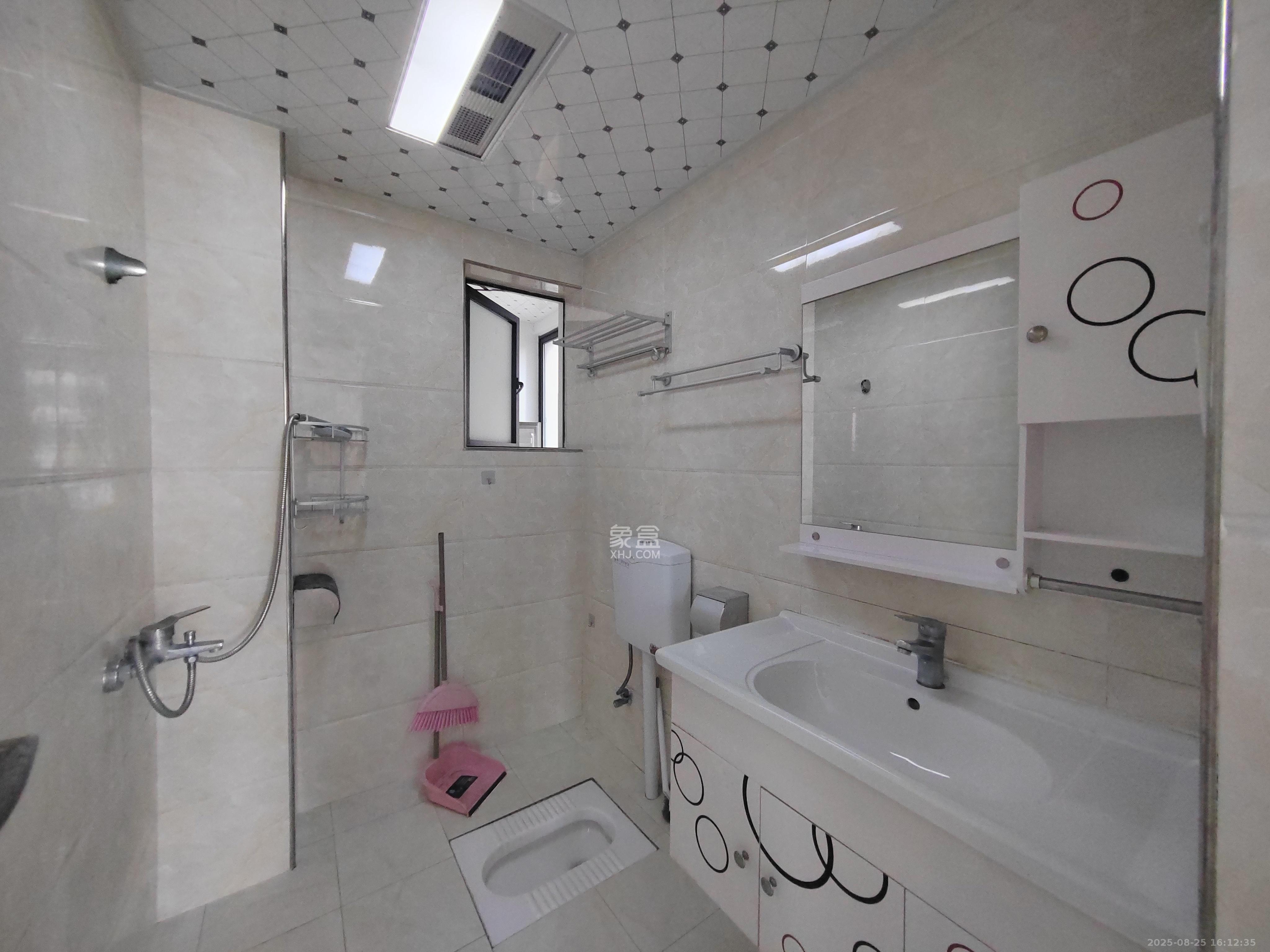 中信城市广场(中信新城一期)  2室2厅1卫    2000.0元/月 中信城市广场(中信新城一期)  2室2厅1卫    2000.0元/月室内图