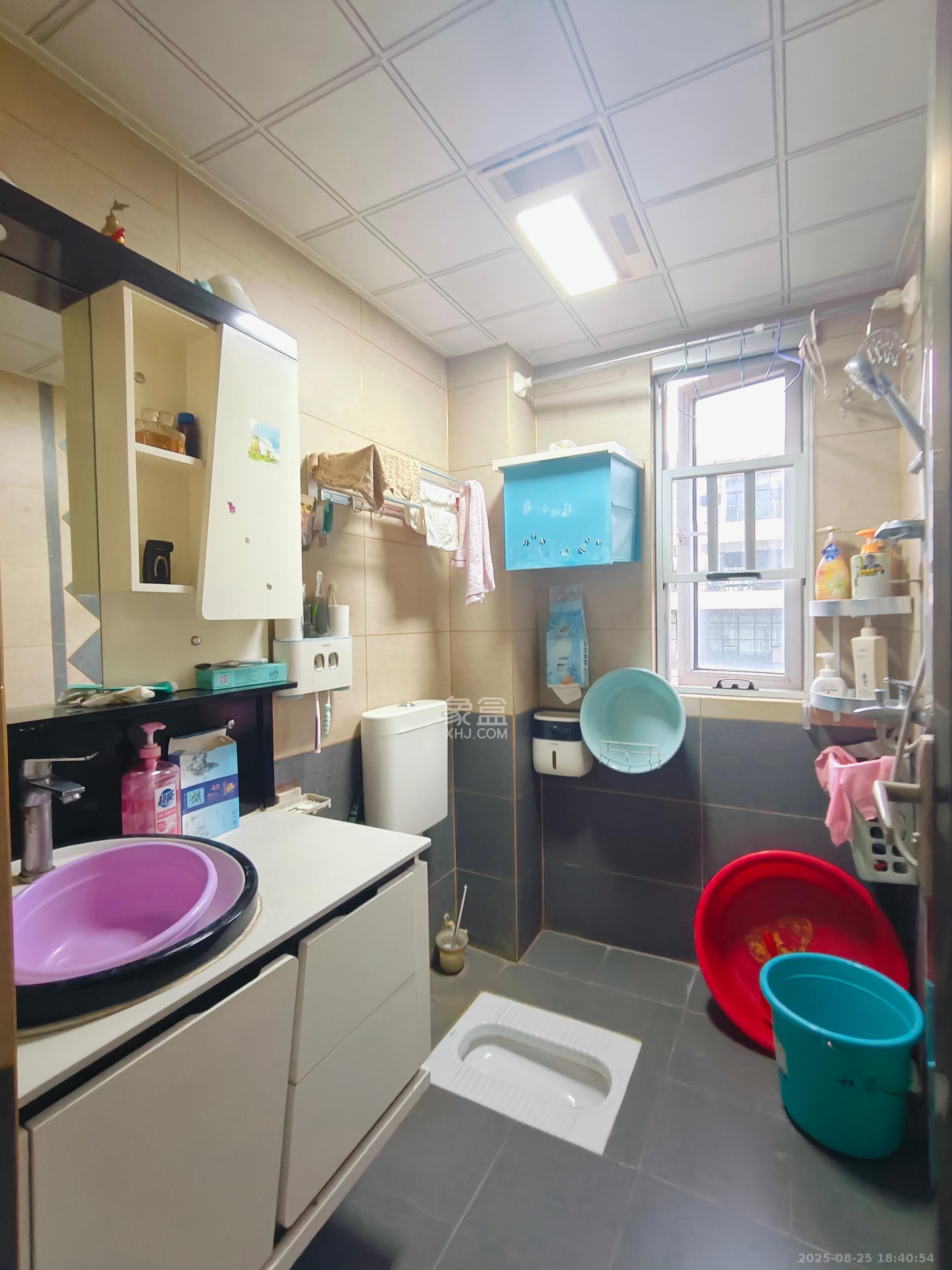 荣盛花语城  4室2厅2卫    3200.0元/月 荣盛花语城  4室2厅2卫    3200.0元/月室内图