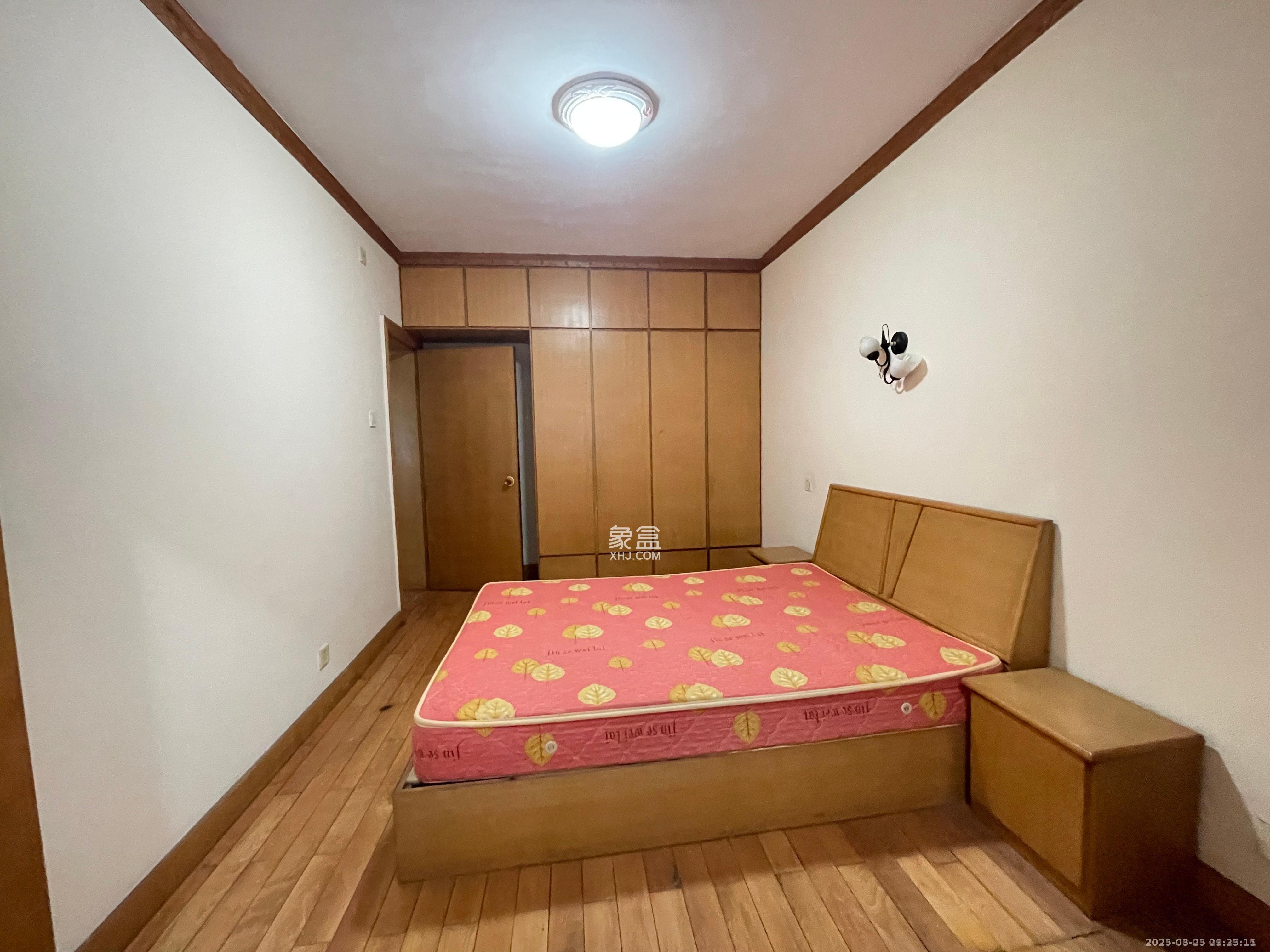 化油器厂宿舍 2室1厅1卫 1600.0元/月 化油器厂宿舍 2室1厅1卫 1600.0元/月室内图