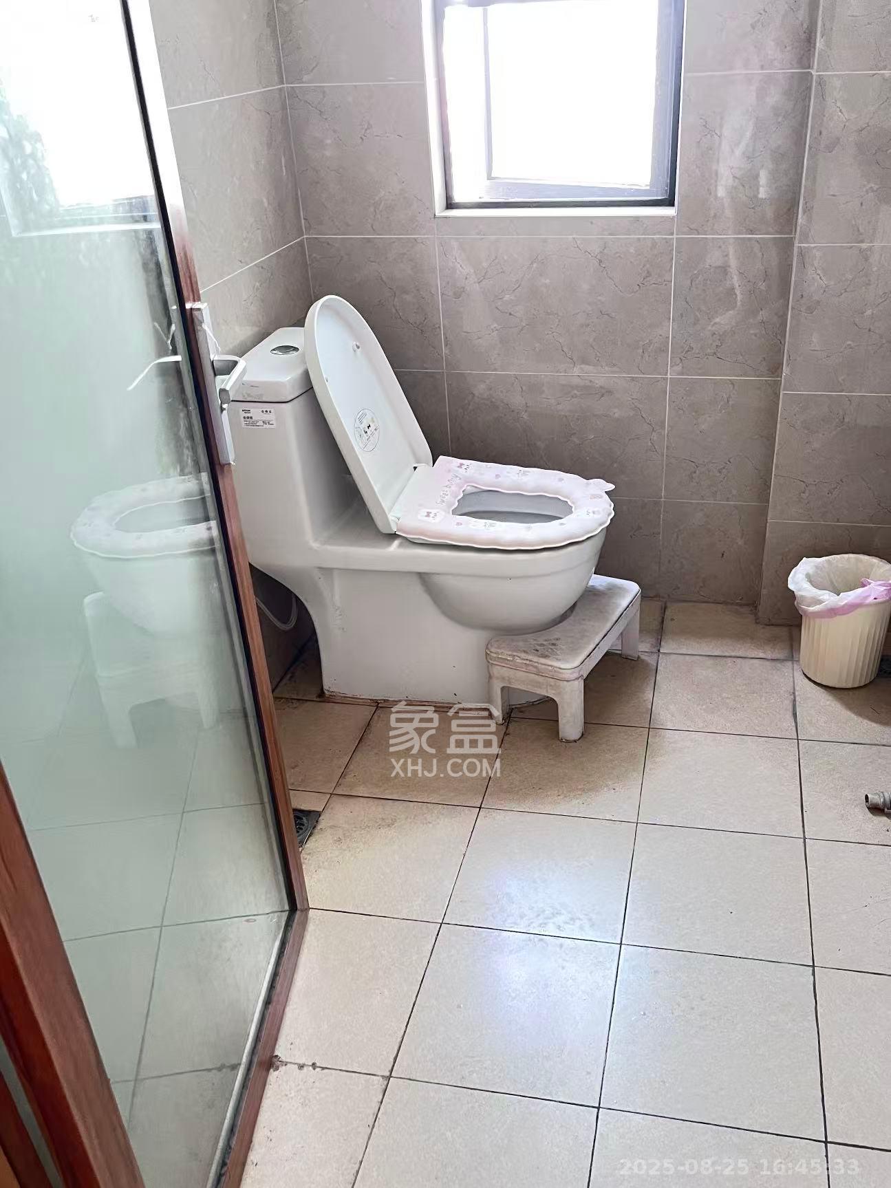 荣泰广场  1室1厅1卫    1400.0元/月室内图