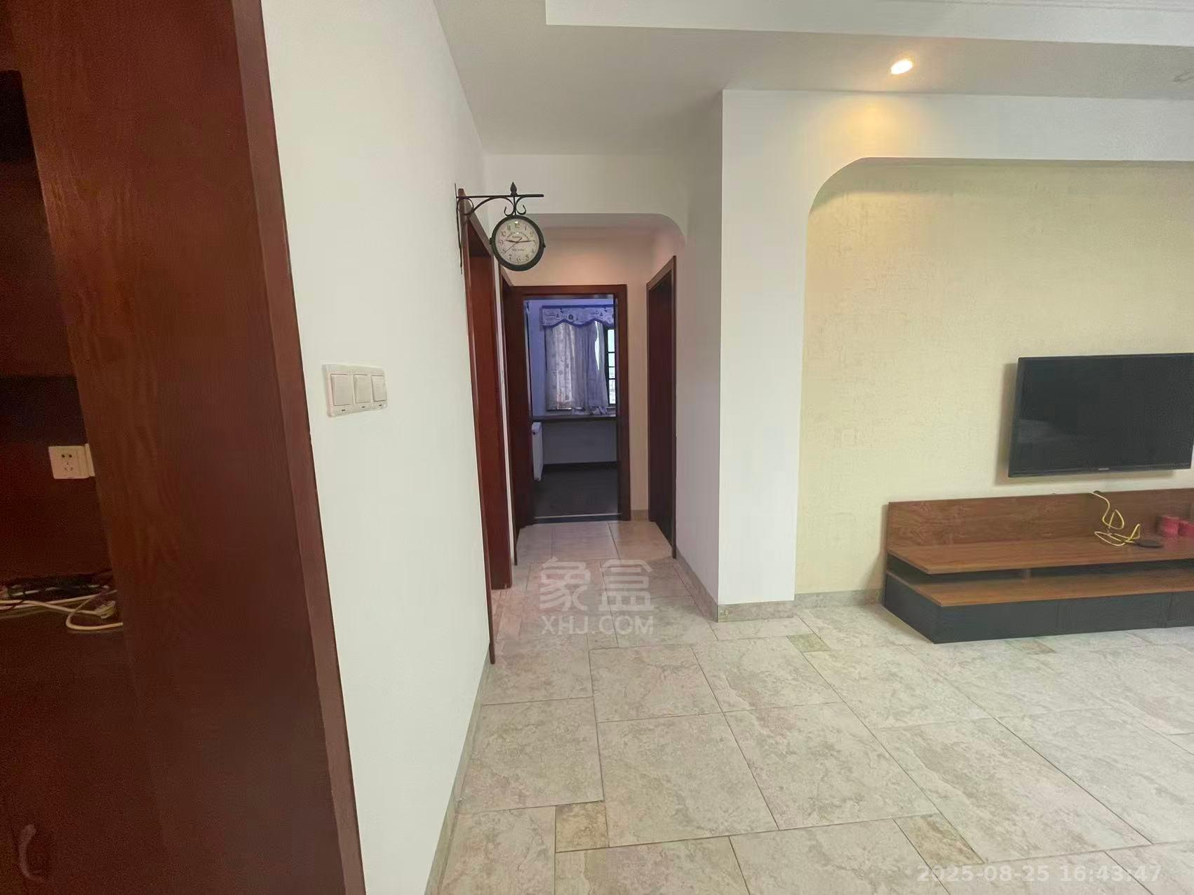 庐山春天二期曼城 3室2厅1卫 1500.0元/月 庐山春天二期曼城 3室2厅1卫 1500.0元/月室内图