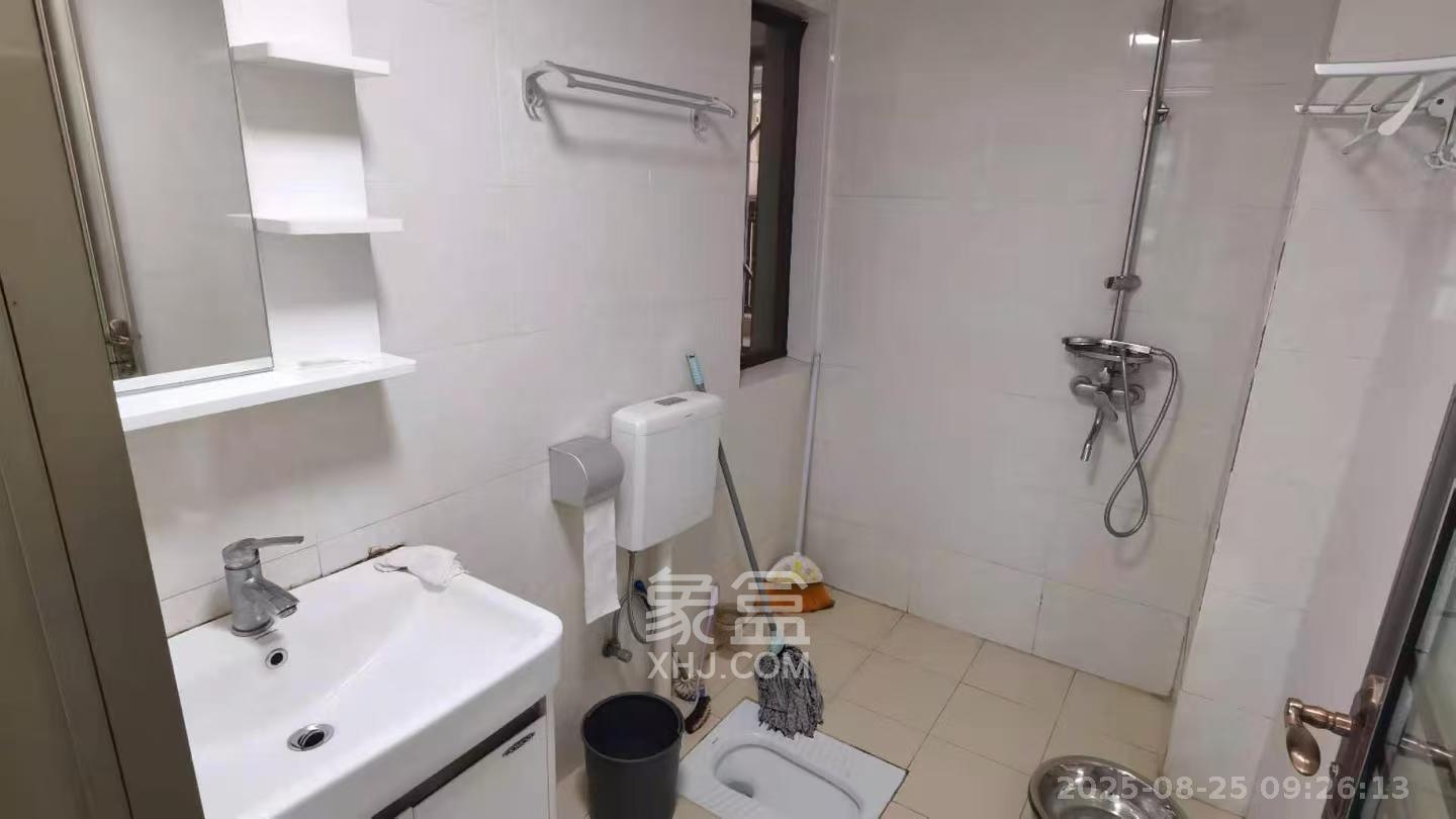 地质家园一、二期(地泰人民公馆) 3室1厅1卫 4000.0元/月 地质家园一、二期(地泰人民公馆) 3室1厅1卫 4000.0元/月室内图