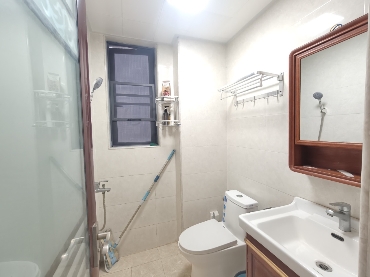 蓝城印象 1室2厅1卫 2200.0元/月 蓝城印象 1室2厅1卫 2200.0元/月室内图