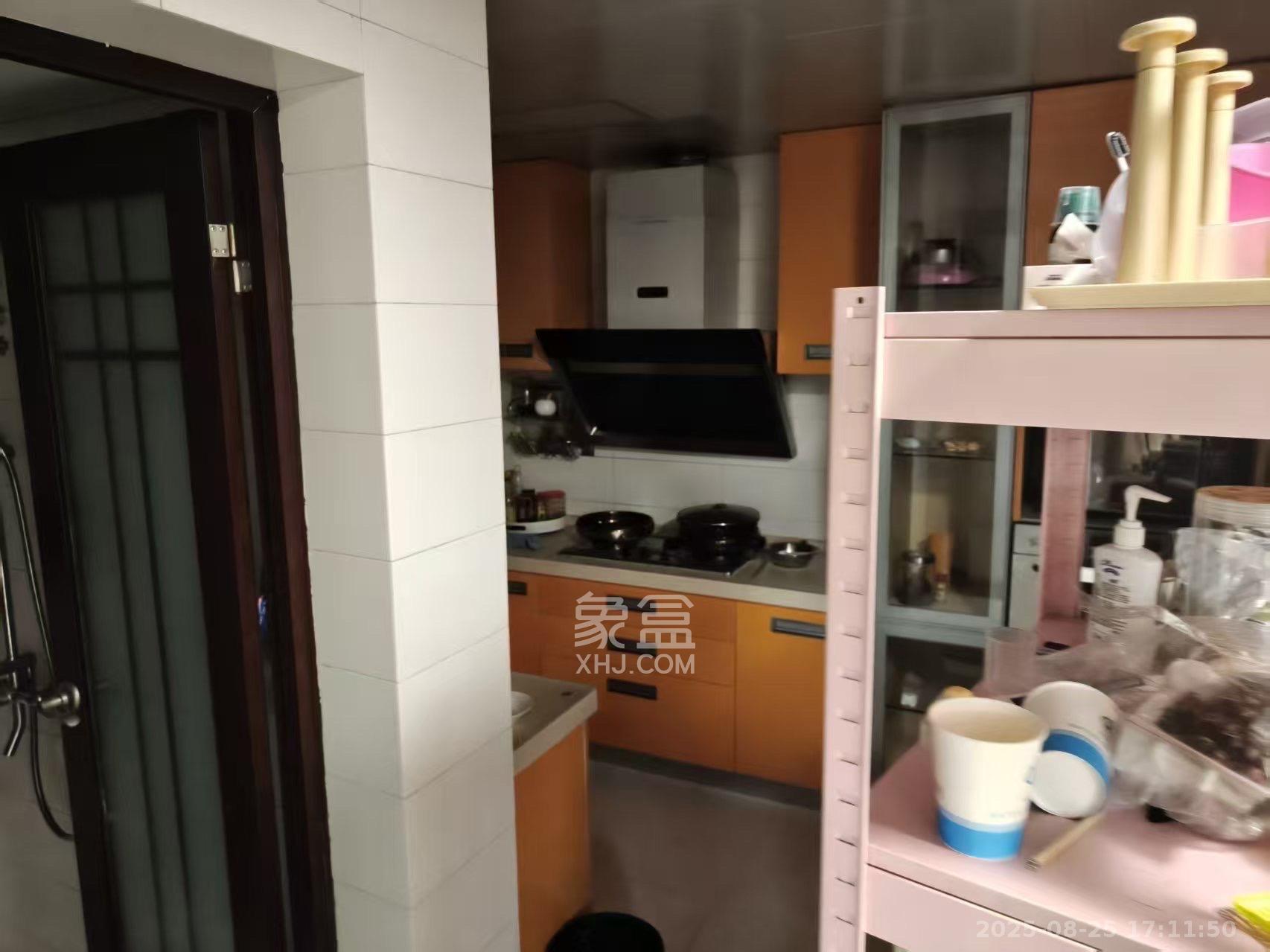 润沁园(润沁公馆) 4室2厅2卫 4500.0元/月 润沁园(润沁公馆) 4室2厅2卫 4500.0元/月室内图