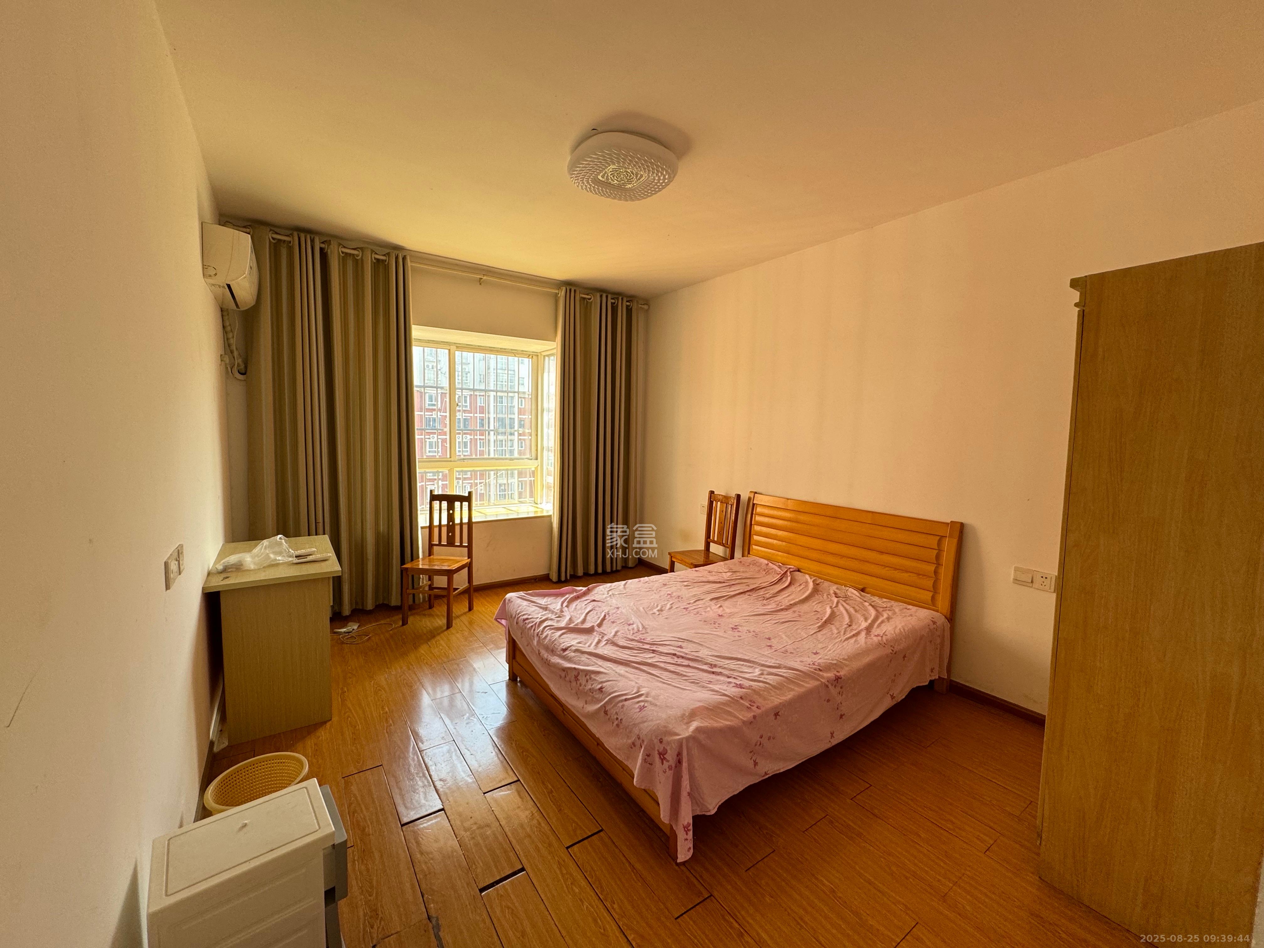 理工大学职工单位房青年汇 3室2厅2卫 2150.0元/月 理工大学职工单位房青年汇 3室2厅2卫 2150.0元/月室内图