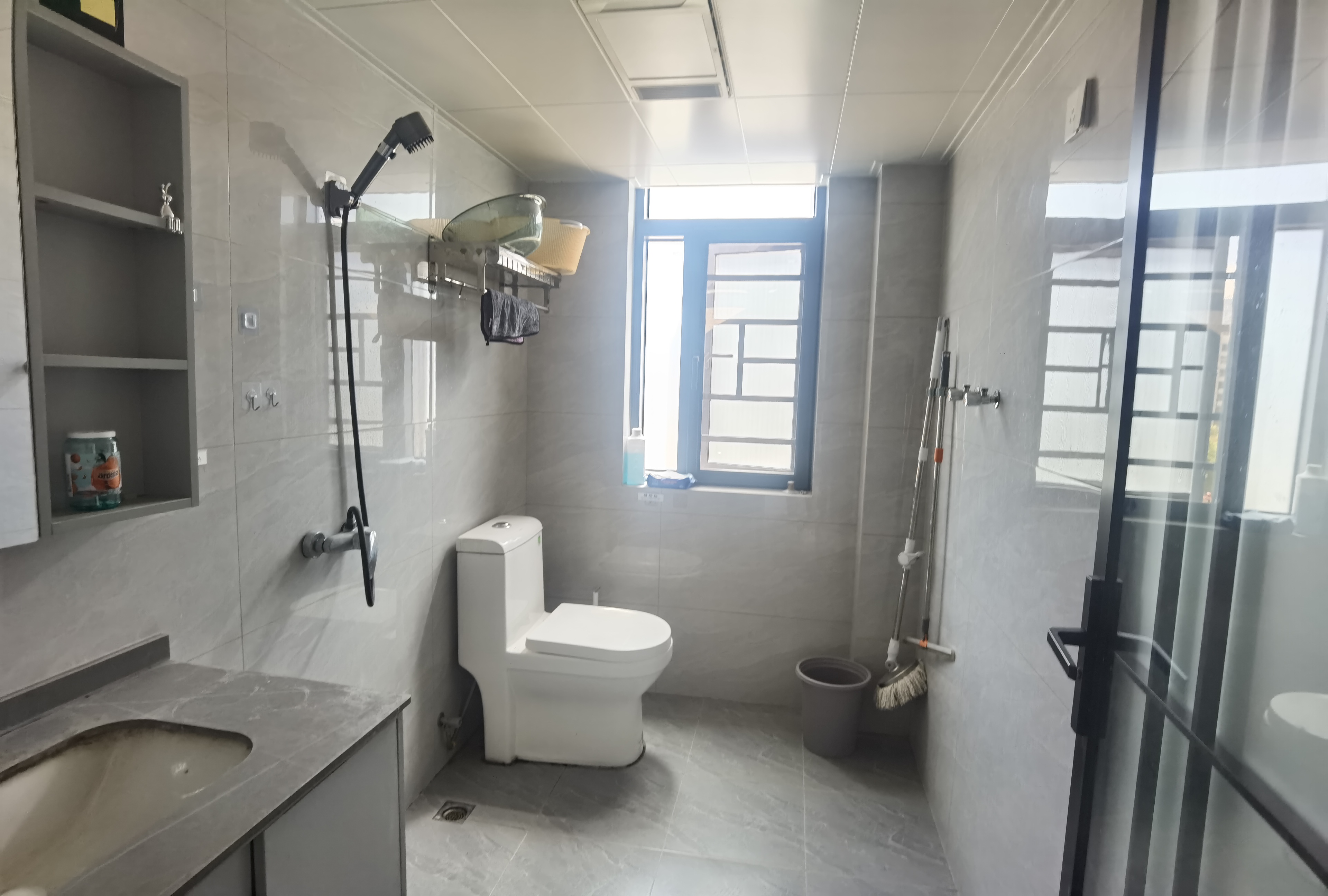 龙凤东宫  3室2厅1卫    2000.0元/月 龙凤东宫  3室2厅1卫    2000.0元/月室内图