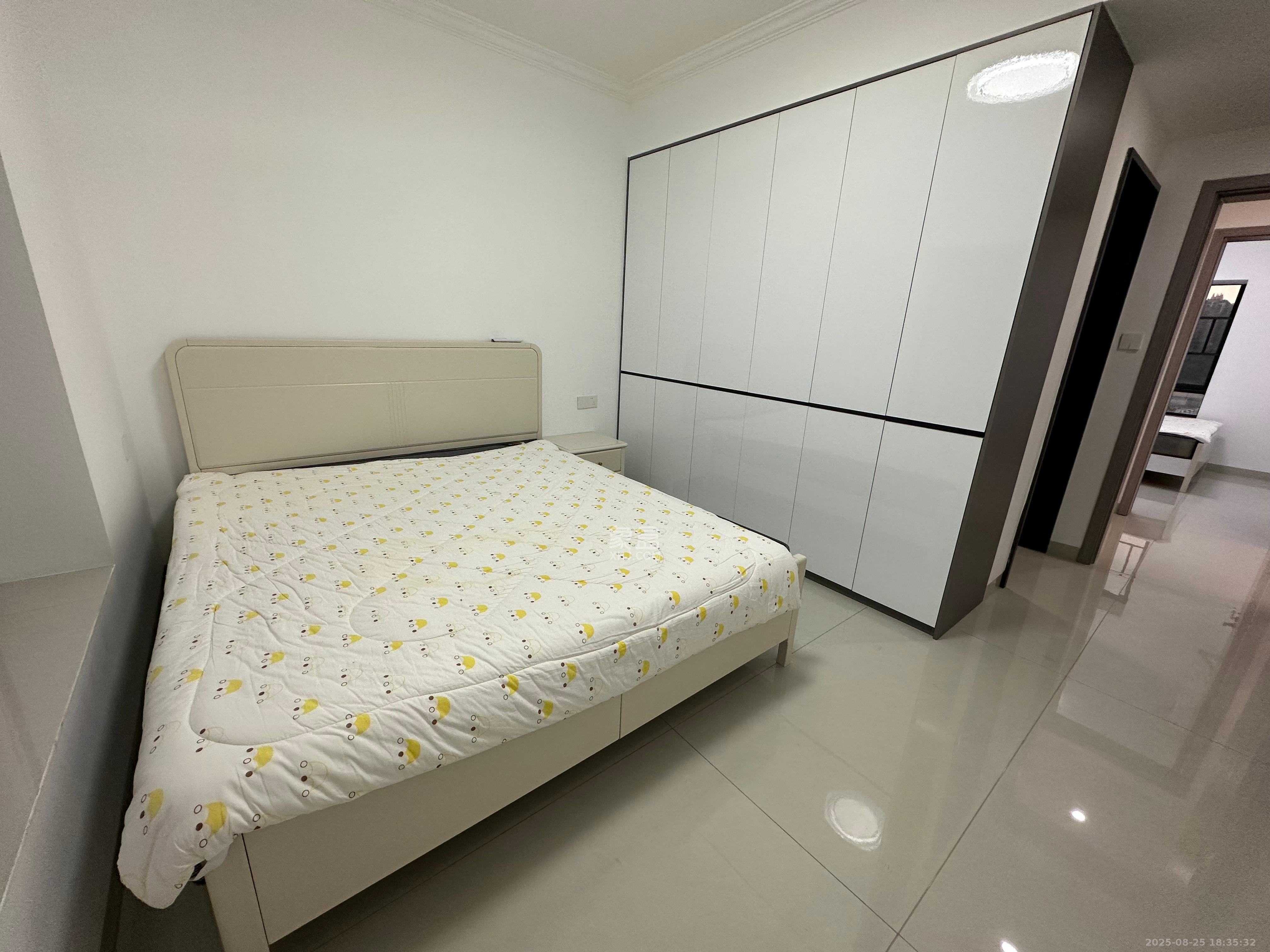 惟智园安置小区 4室2厅2卫 2600.0元/月 惟智园安置小区 4室2厅2卫 2600.0元/月室内图