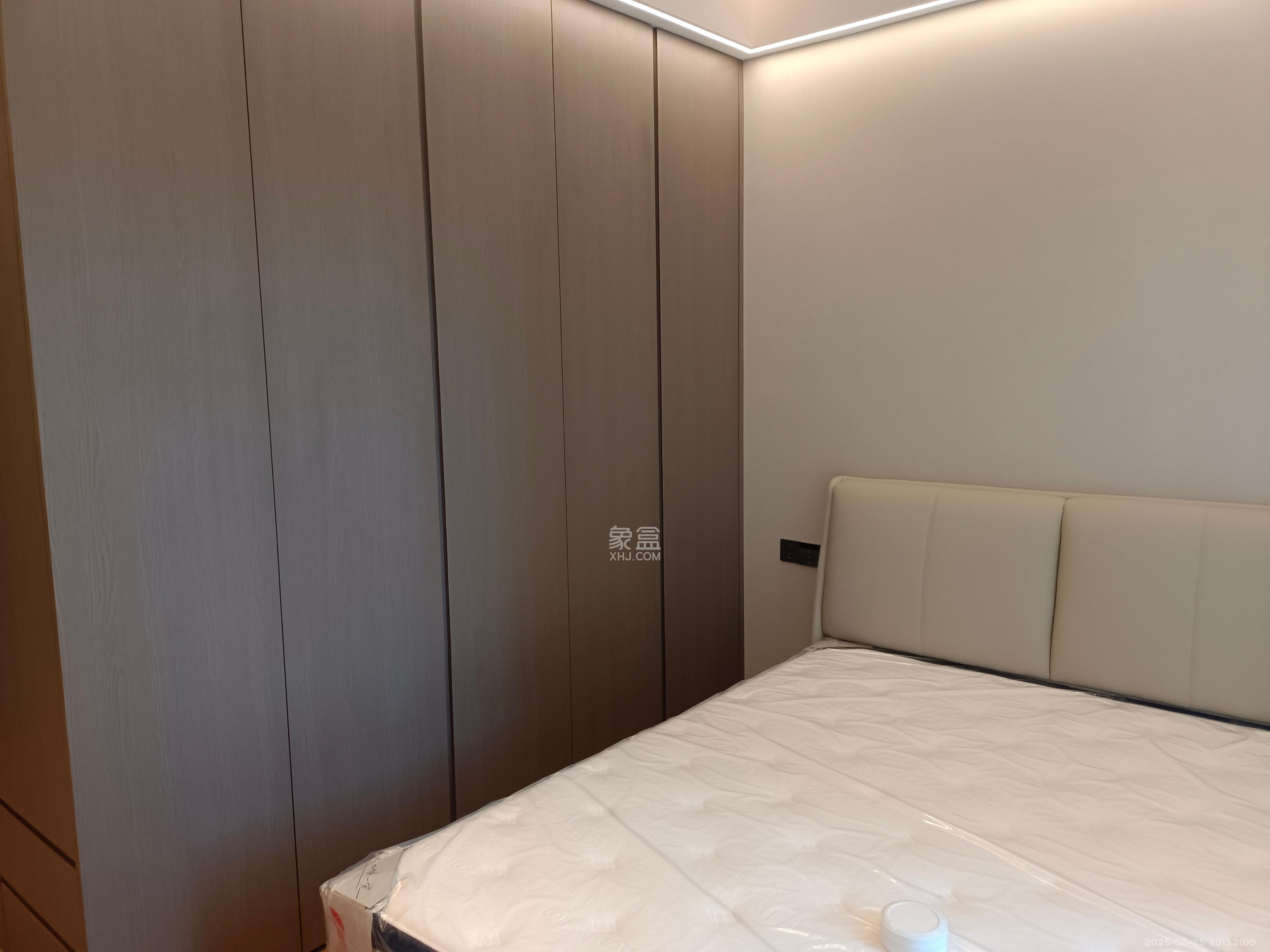 旭辉铂悦湘江  4室2厅3卫   18000.00元/月室内图