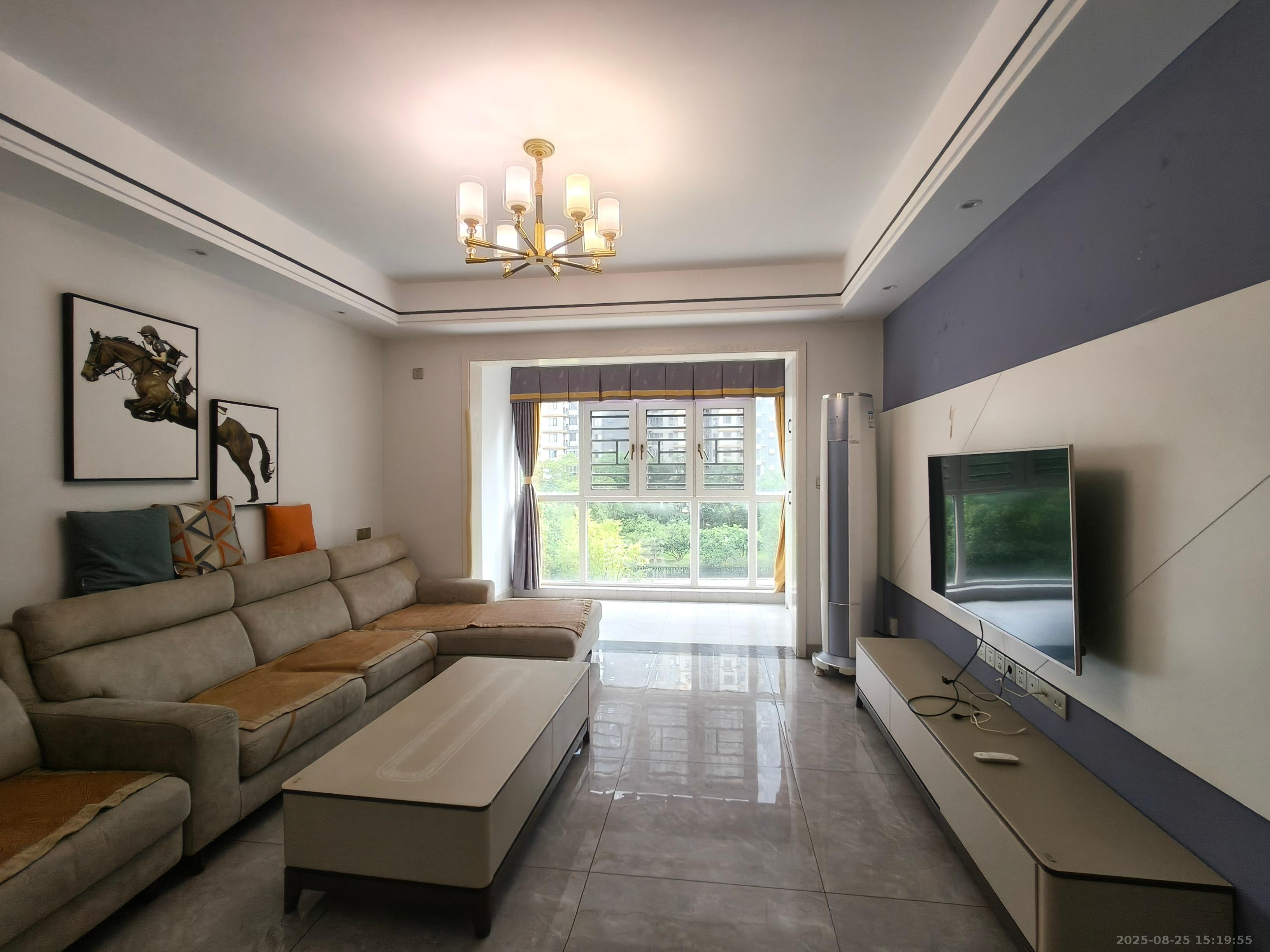 恒基凯旋门三期  3室2厅2卫    3200.0元/月 恒基凯旋门三期  3室2厅2卫    3200.0元/月