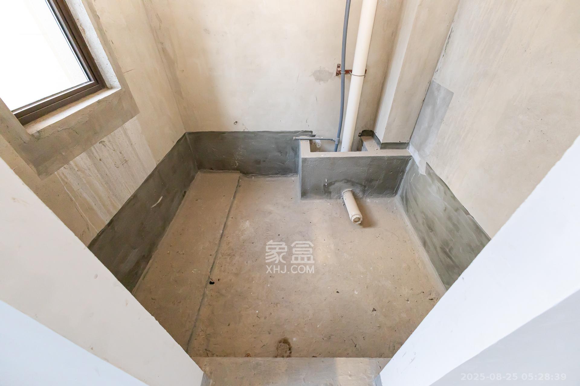 龙湖湘风原著（龙湖湘风星城）  5室2厅2卫    418.0万卫生间