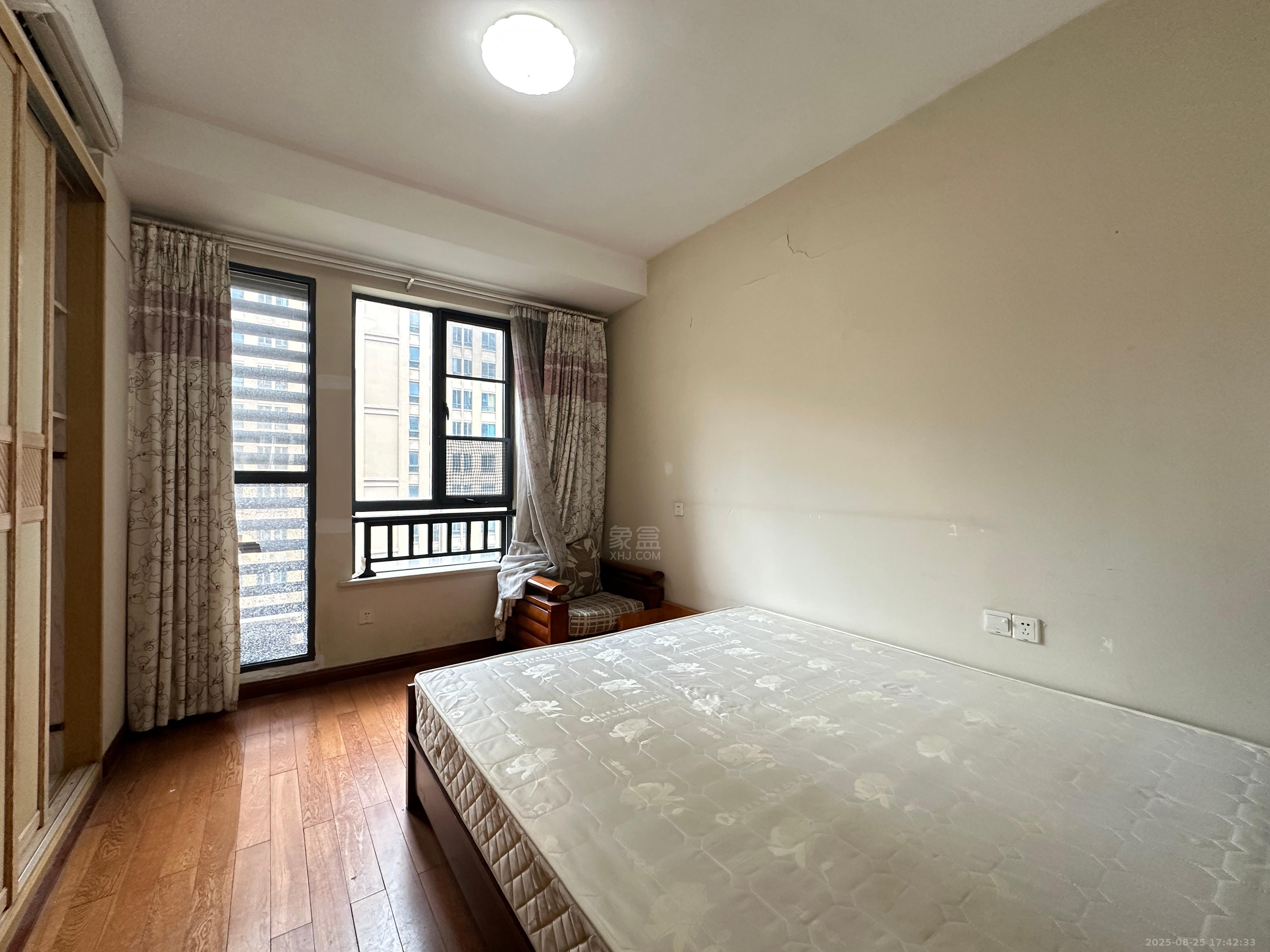 泰山公馆  1室0厅0卫    1800.0元/月室内图