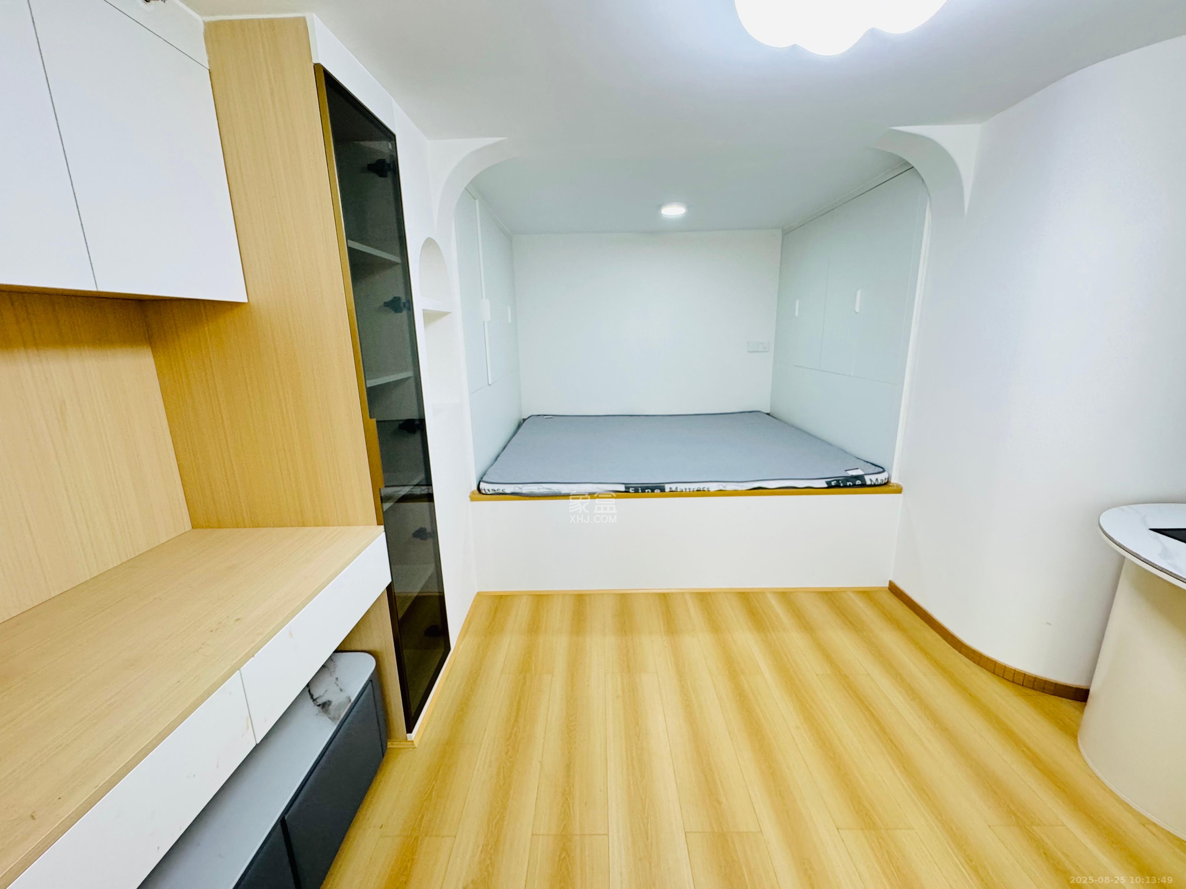卓越中寰  2室2厅1卫    2200.0元/月室内图