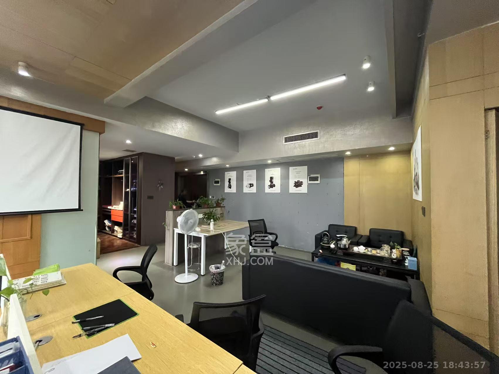 万坤图财富广场  1室1厅1卫    5200.0元/月 万坤图财富广场  1室1厅1卫    5200.0元/月室内图