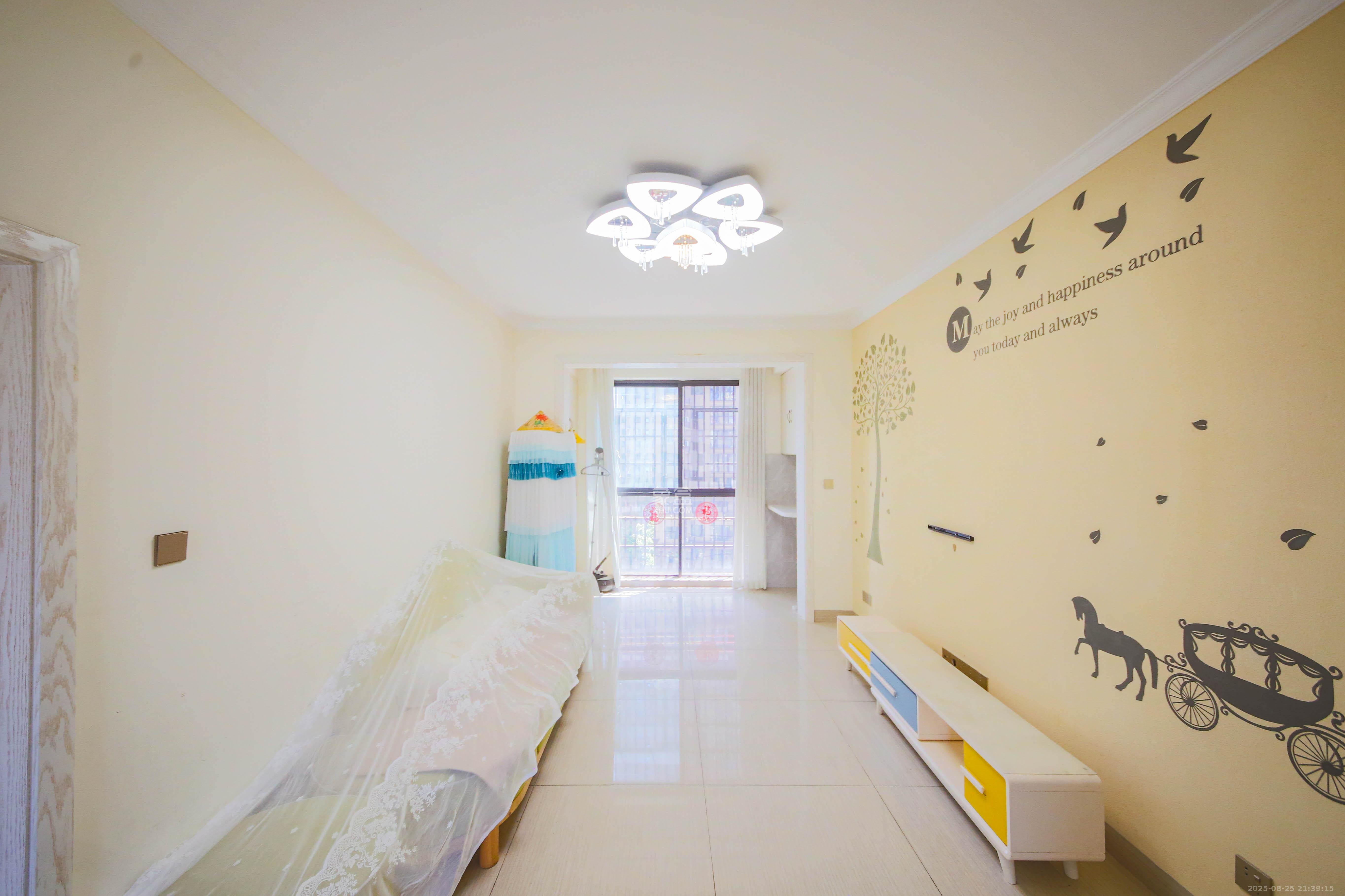 中建信和城  2室2厅1卫    95.0万 中建信和城  2室2厅1卫    95.0万客厅