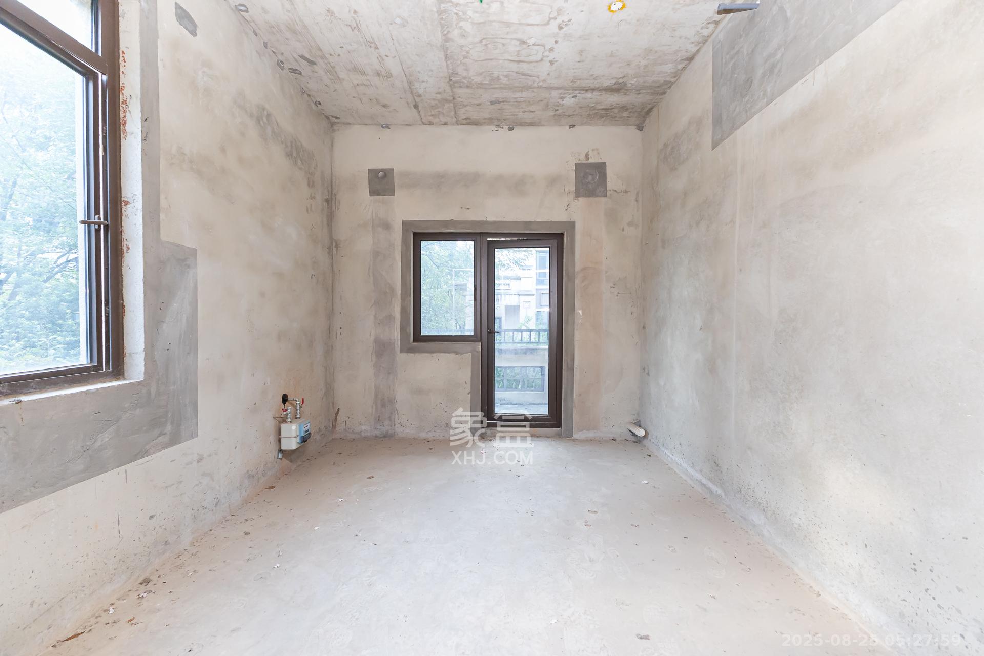 龙湖湘风原著（龙湖湘风星城）  5室2厅2卫    418.0万厨房