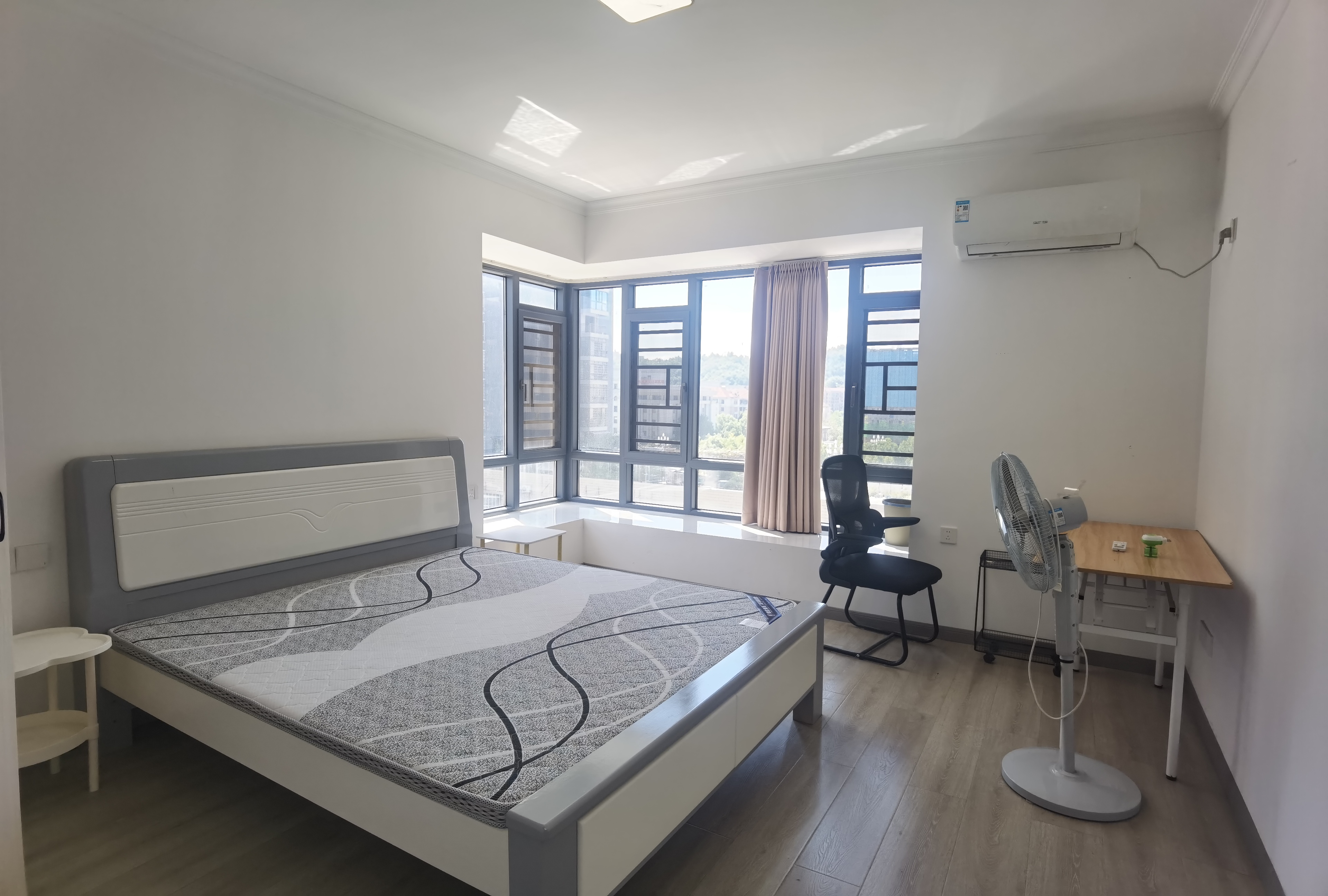 龙凤东宫  3室2厅1卫    2000.0元/月 龙凤东宫  3室2厅1卫    2000.0元/月室内图