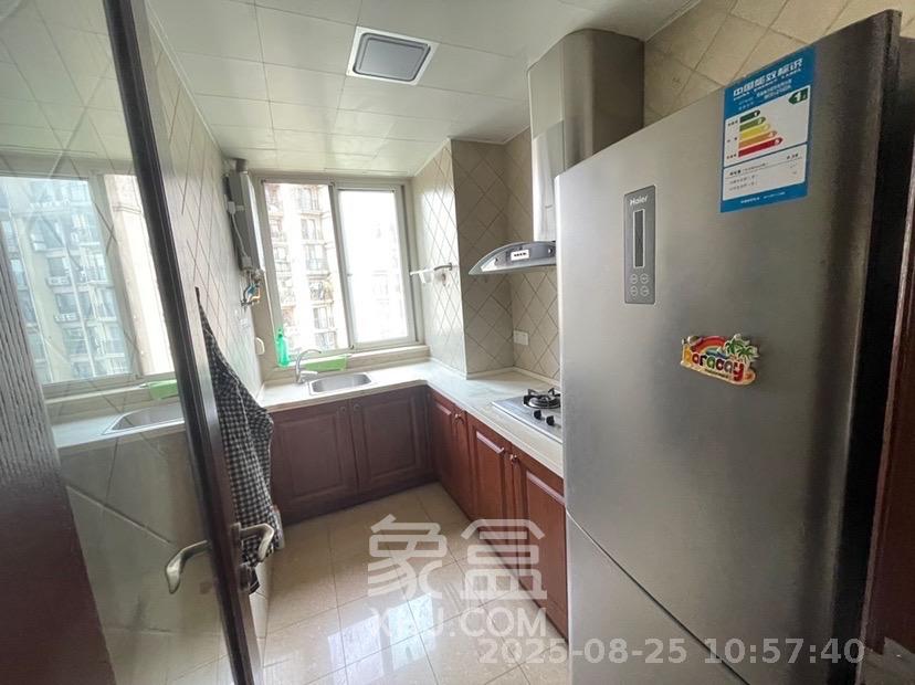 郡原居里 2室2厅1卫 1600.0元/月 郡原居里 2室2厅1卫 1600.0元/月室内图