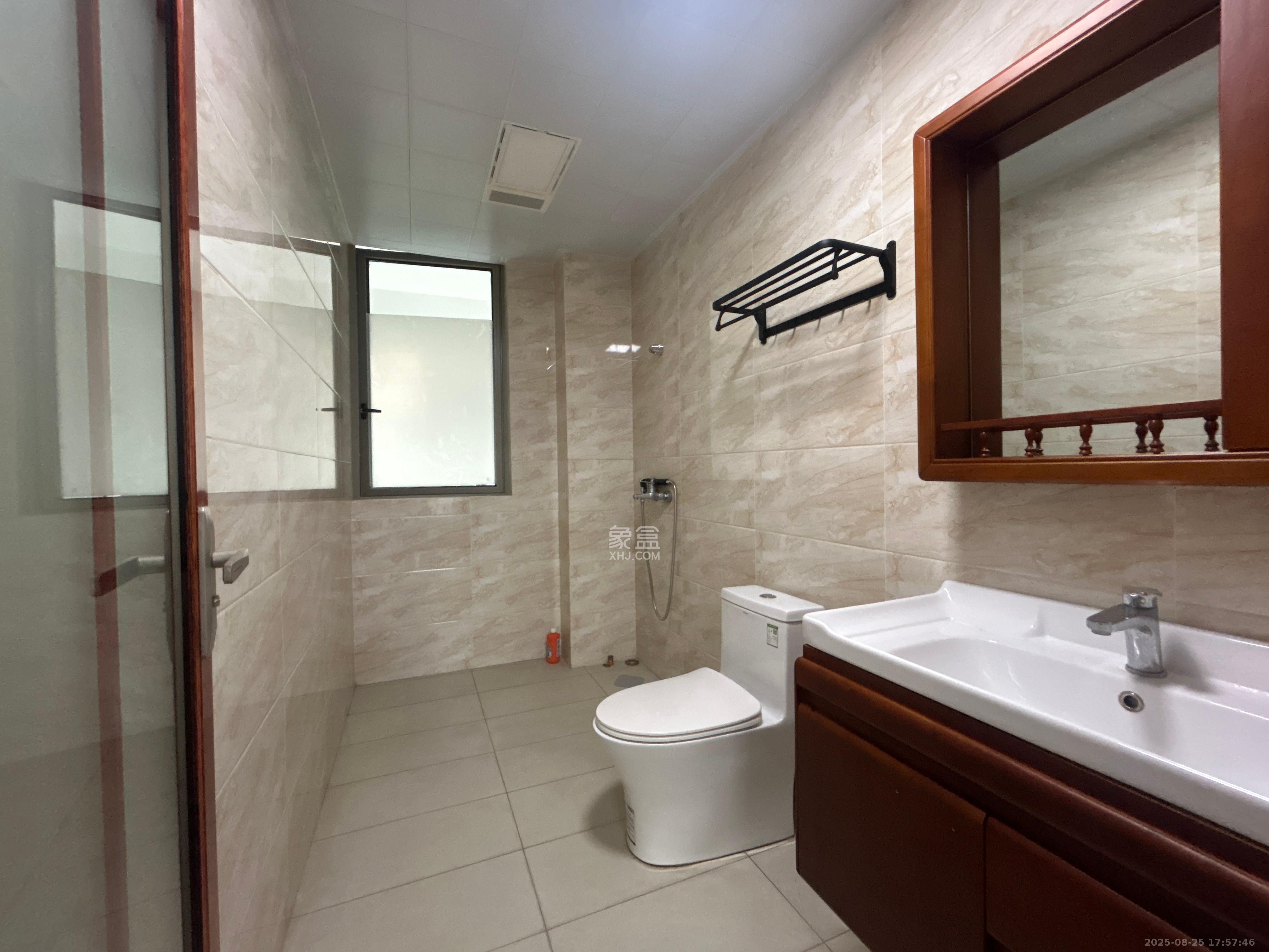 万象府台 1室2厅2卫 4500.0元/月 万象府台 1室2厅2卫 4500.0元/月室内图