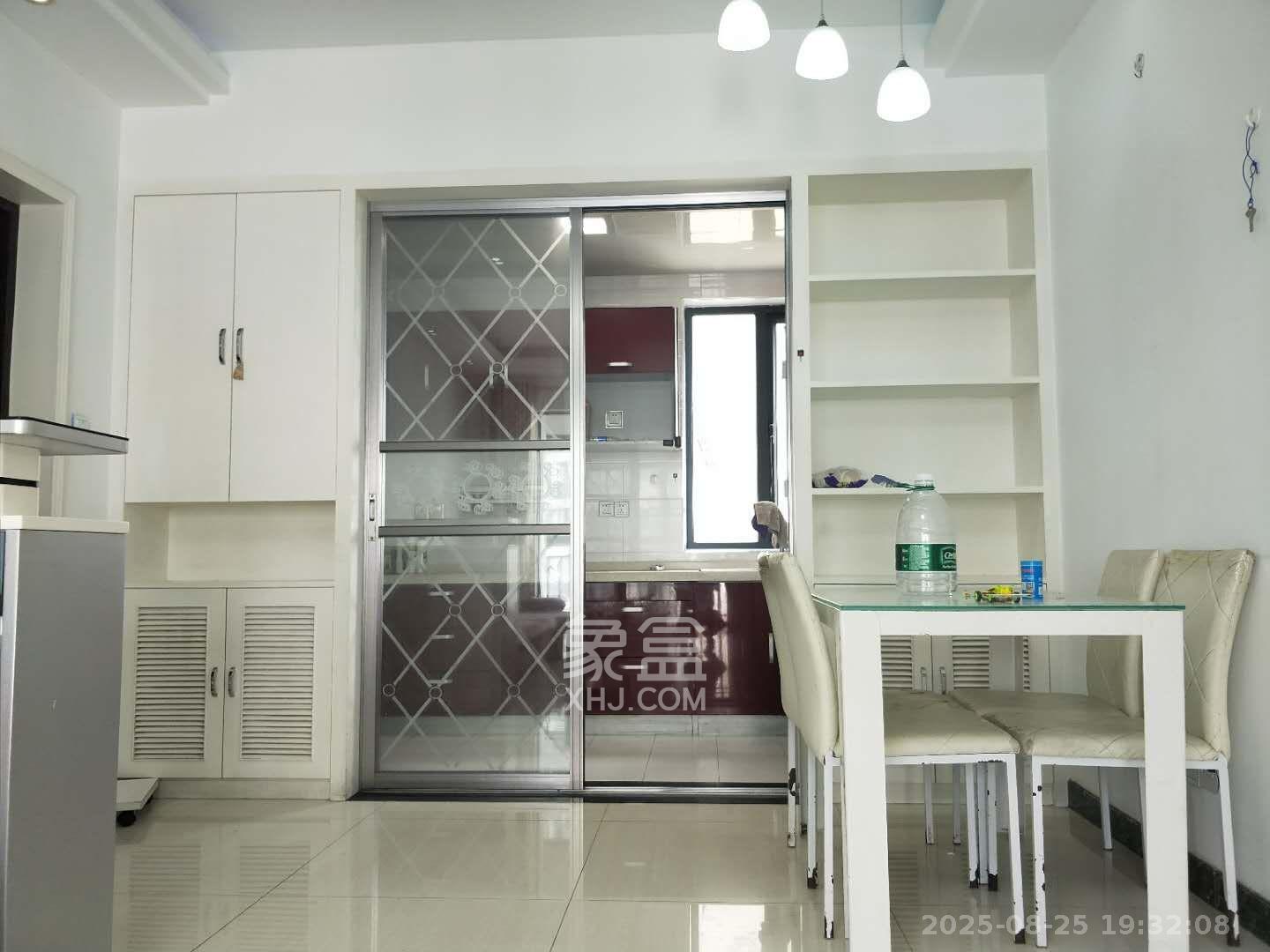 莱茵城 3室2厅1卫 2500.0元/月 莱茵城 3室2厅1卫 2500.0元/月室内图