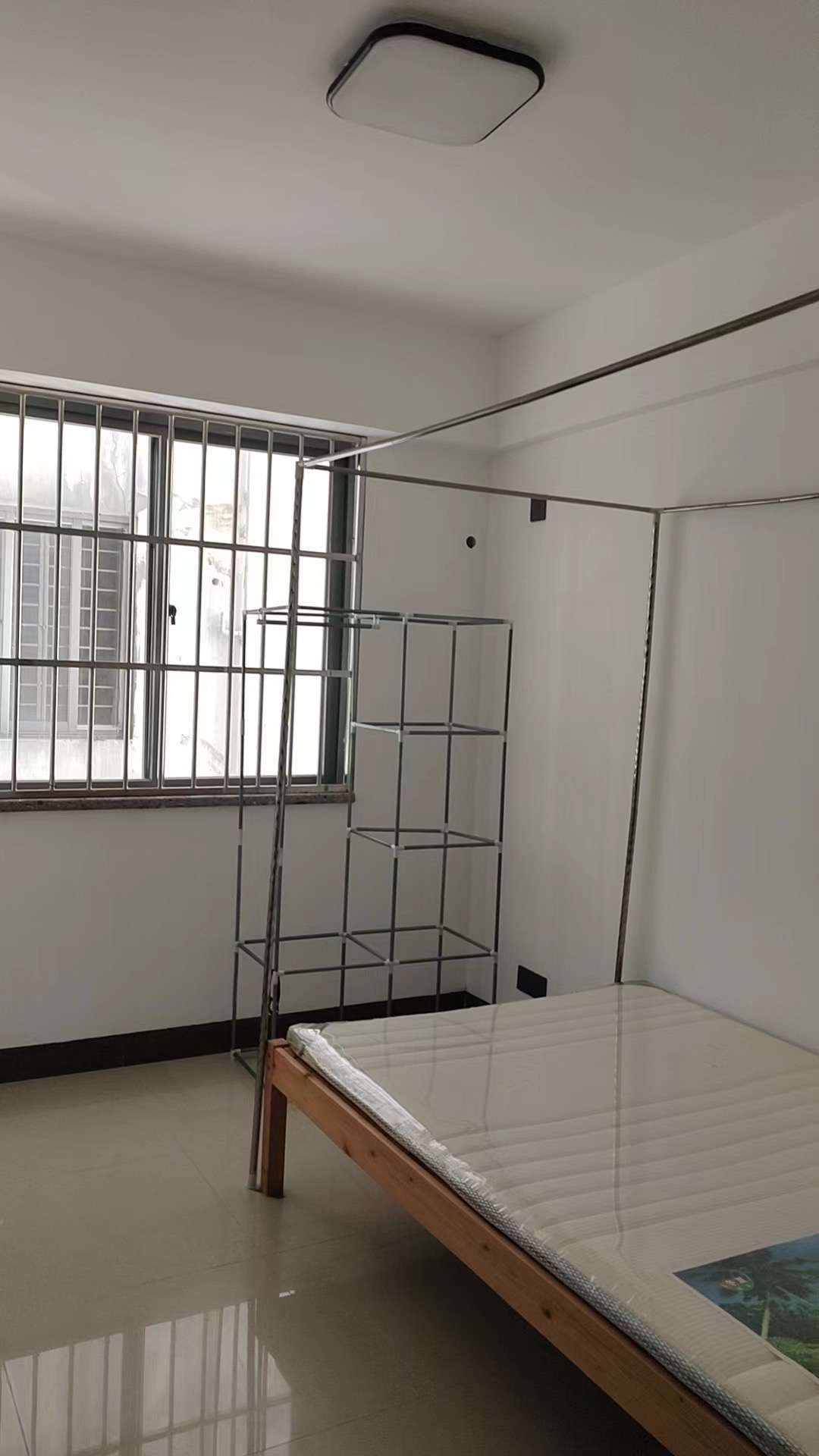 金山小区  4室2厅2卫   2800.00元/月室内图