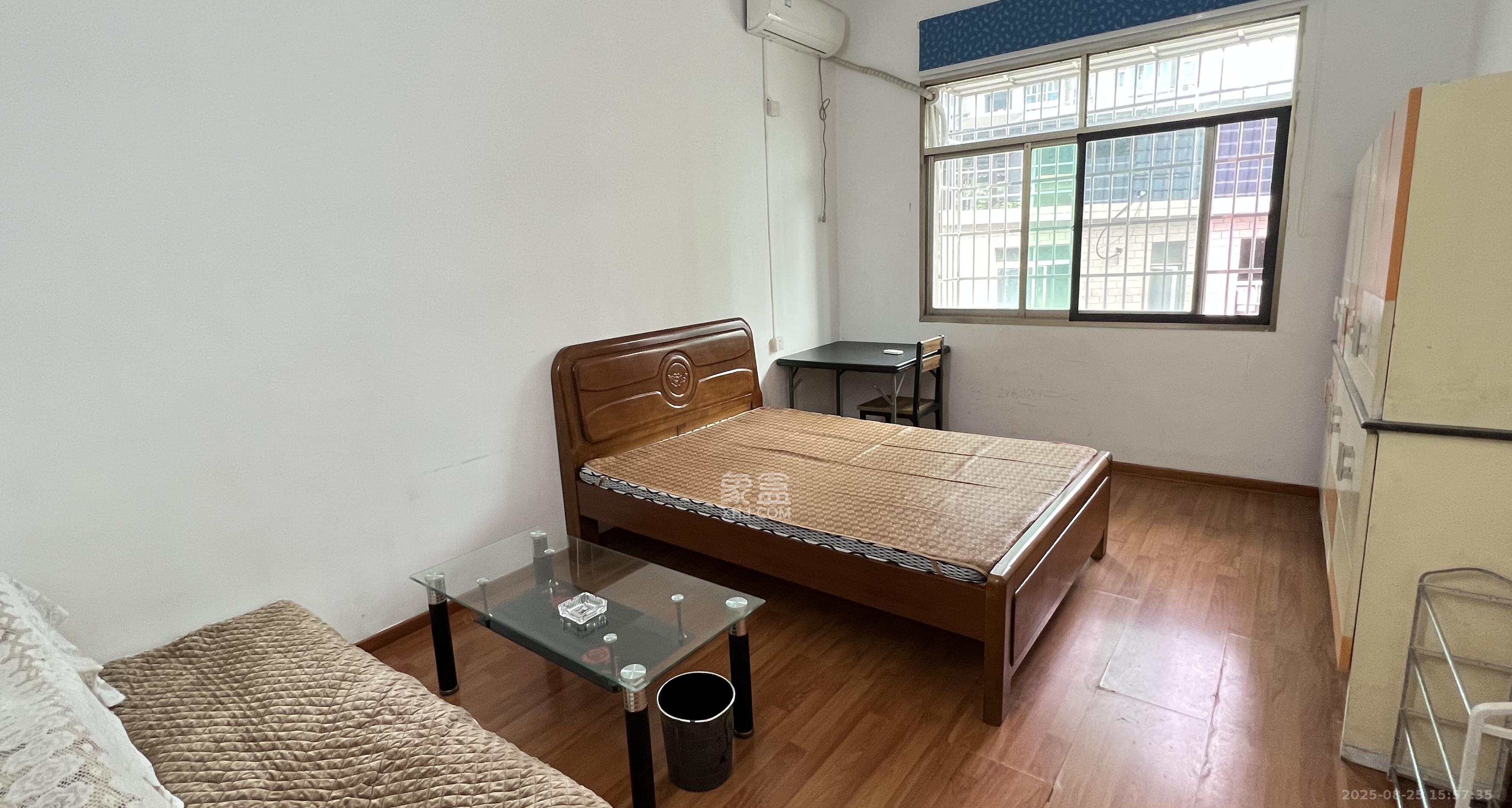 盐道坪社区 2室1厅1卫 1600.0元/月 盐道坪社区 2室1厅1卫 1600.0元/月室内图