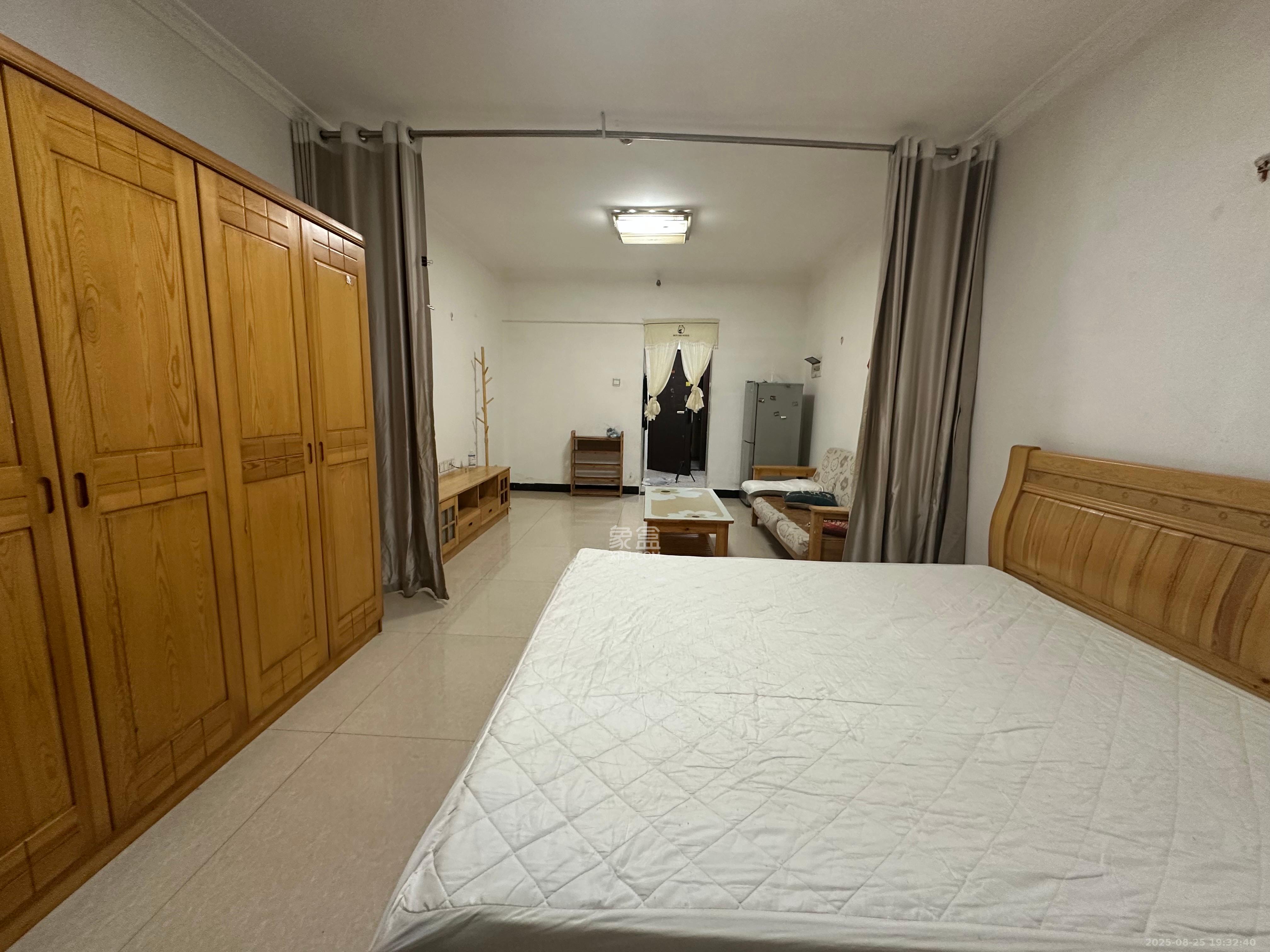 剑桥名门 1室1厅1卫 1300.0元/月 剑桥名门 1室1厅1卫 1300.0元/月室内图