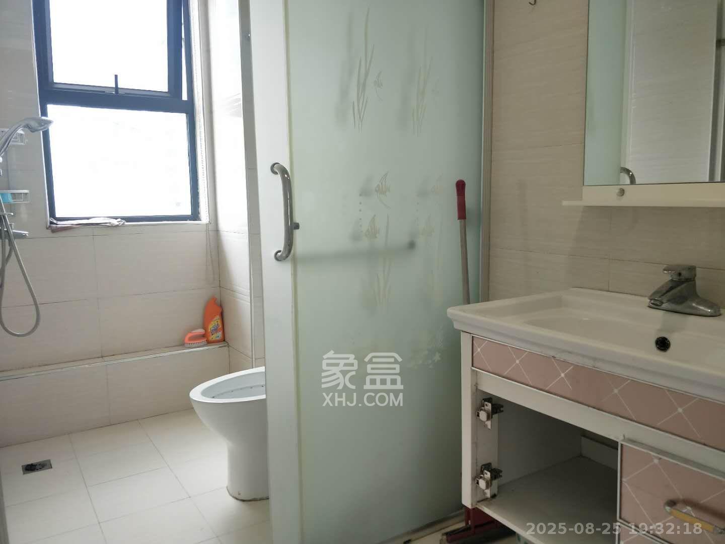 莱茵城 3室2厅1卫 2500.0元/月 莱茵城 3室2厅1卫 2500.0元/月室内图