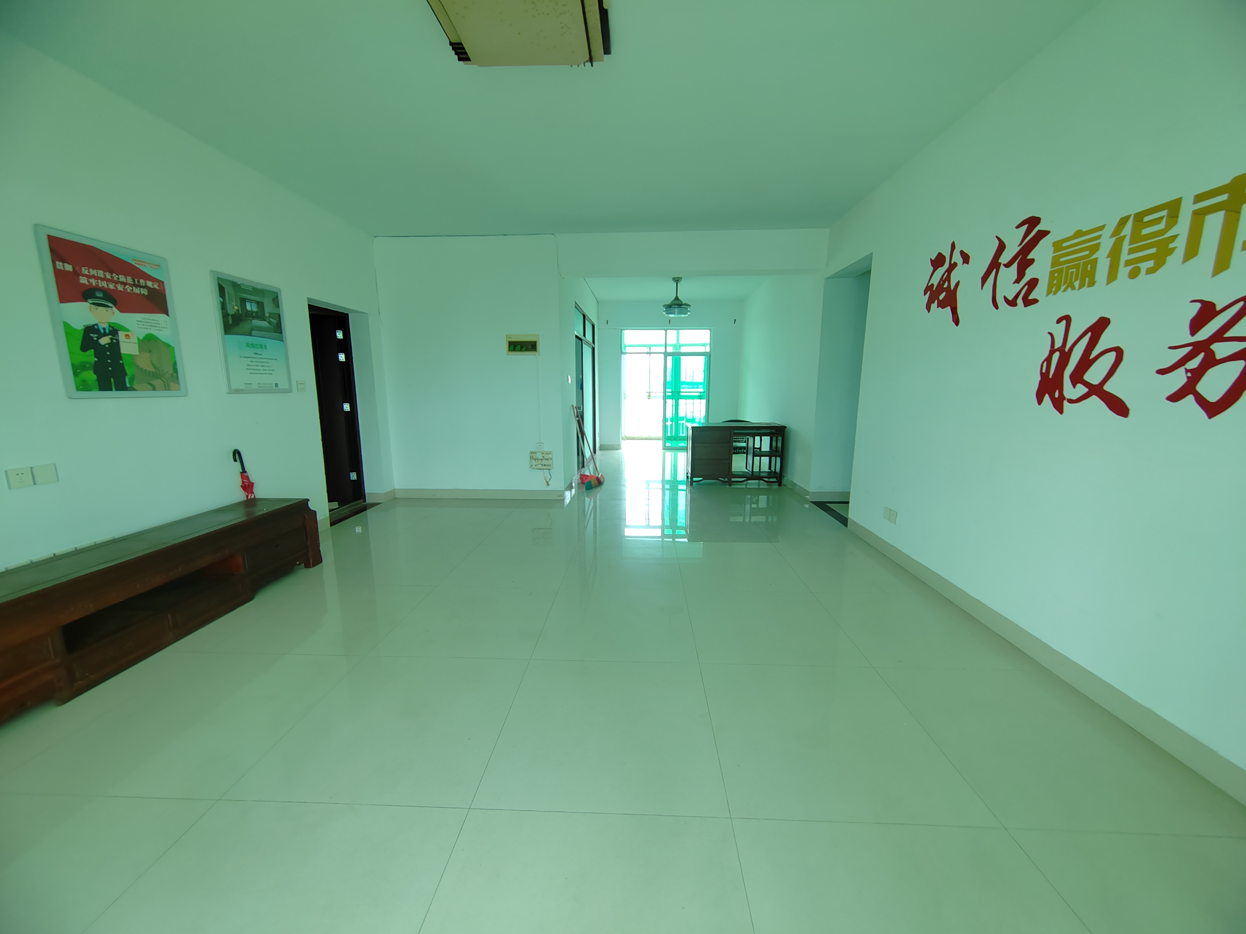 雅庄花园 3室2厅2卫 3500.0元/月 雅庄花园 3室2厅2卫 3500.0元/月室内图