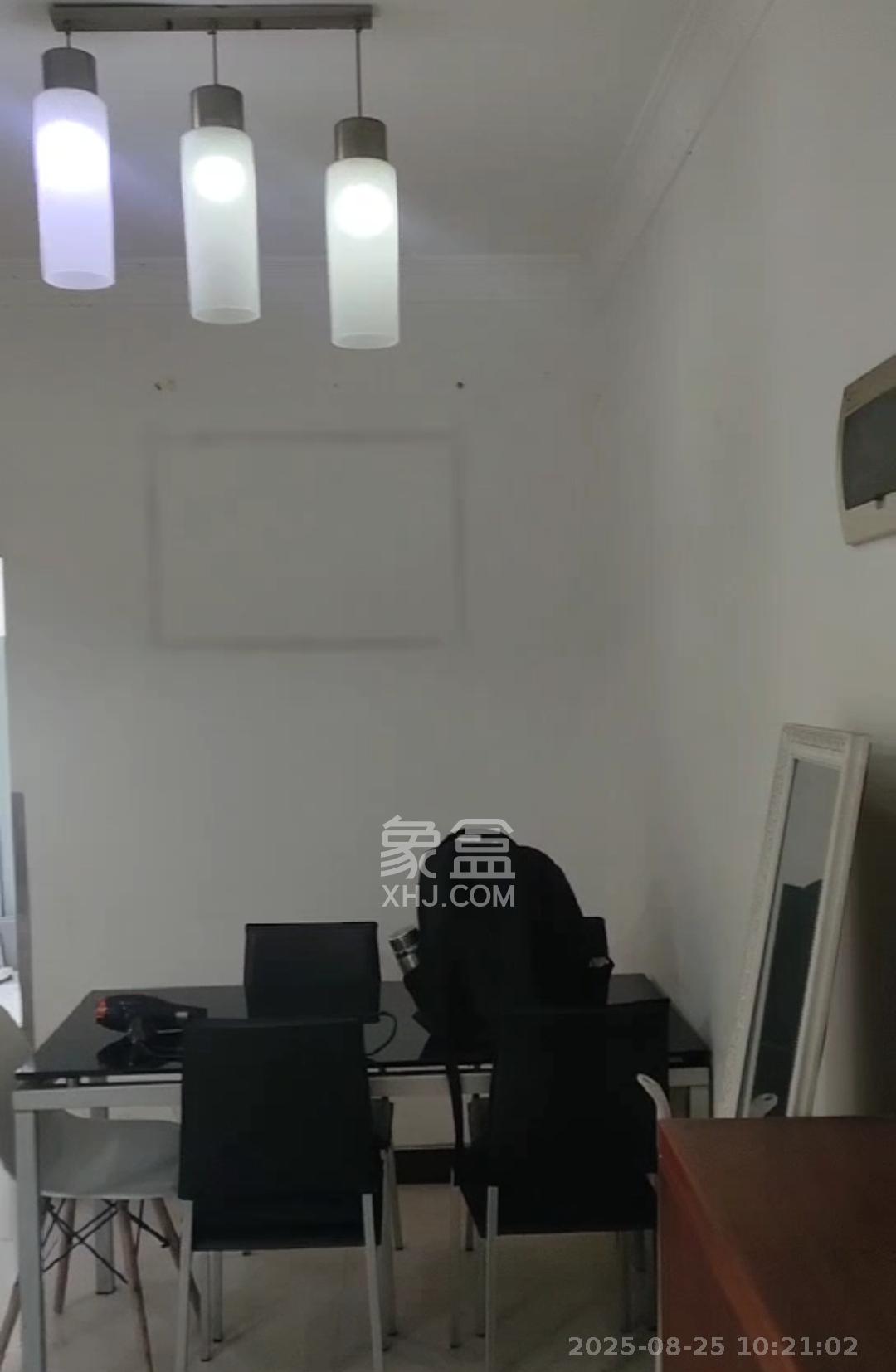 圣力华苑 3室2厅2卫 1700.0元/月 圣力华苑 3室2厅2卫 1700.0元/月室内图