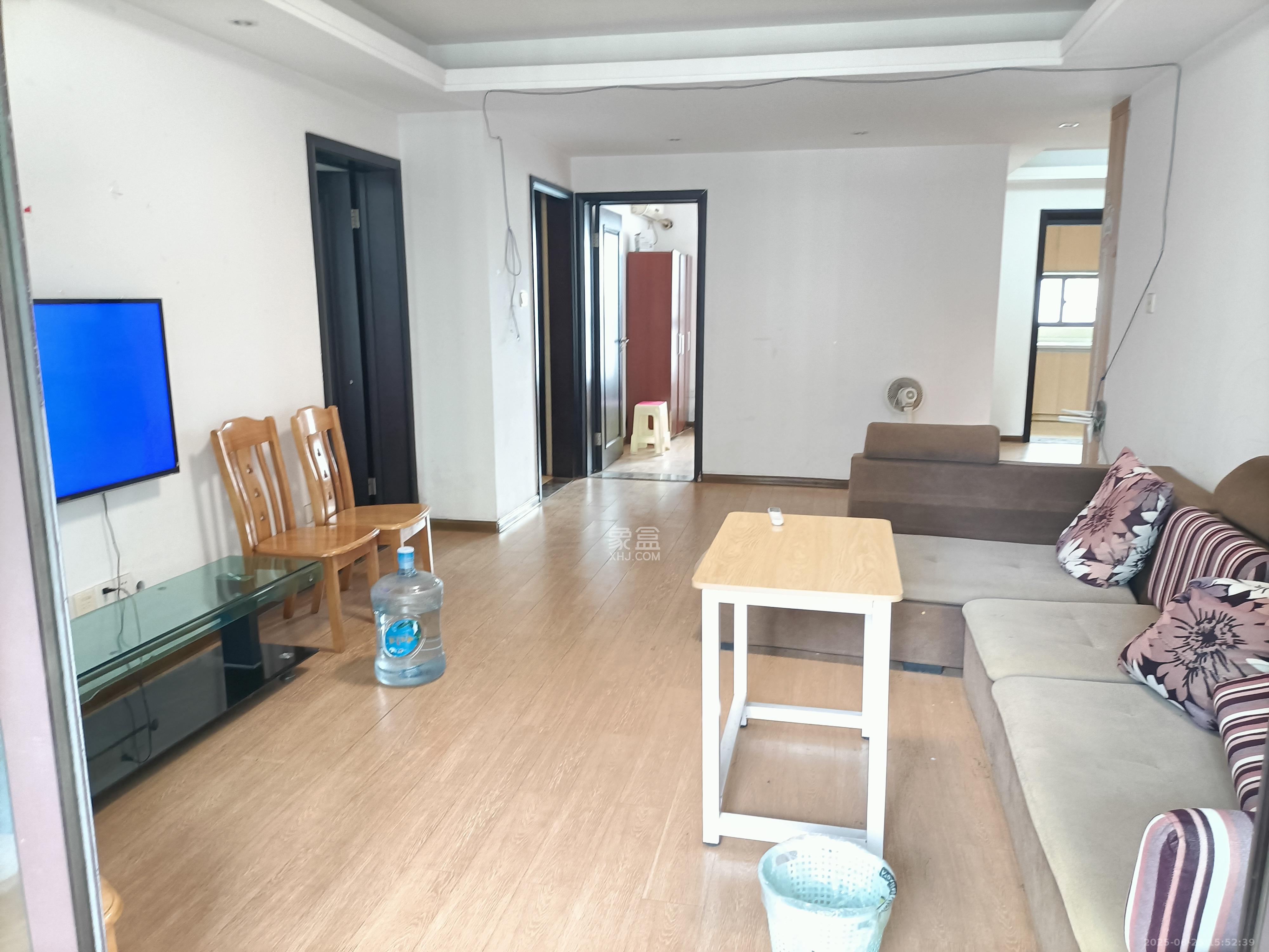 绿地中央广场  3室2厅2卫    3200.0元/月室内图