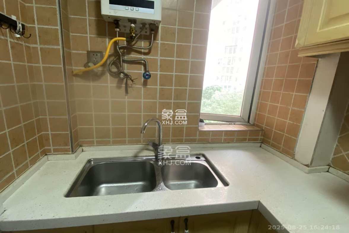 爱琴海岸 2室1厅1卫 1600.0元/月 爱琴海岸 2室1厅1卫 1600.0元/月室内图