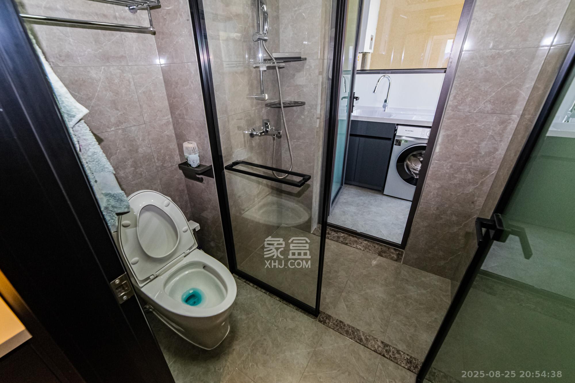 北辰瀚江府  3室2厅2卫    330.0万 北辰瀚江府  3室2厅2卫    330.0万卫生间