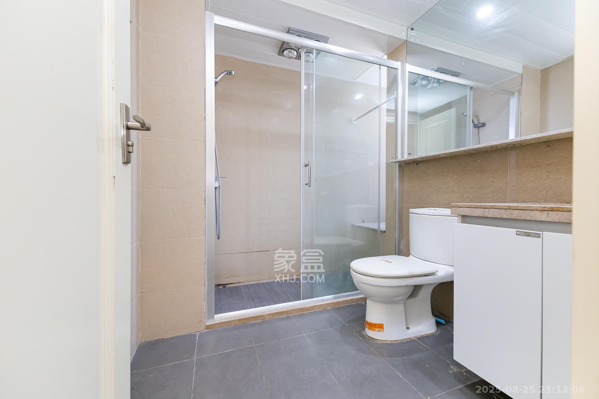 时代倾城一期 3室2厅1卫 78.8万 时代倾城一期 3室2厅1卫 78.8万卫生间