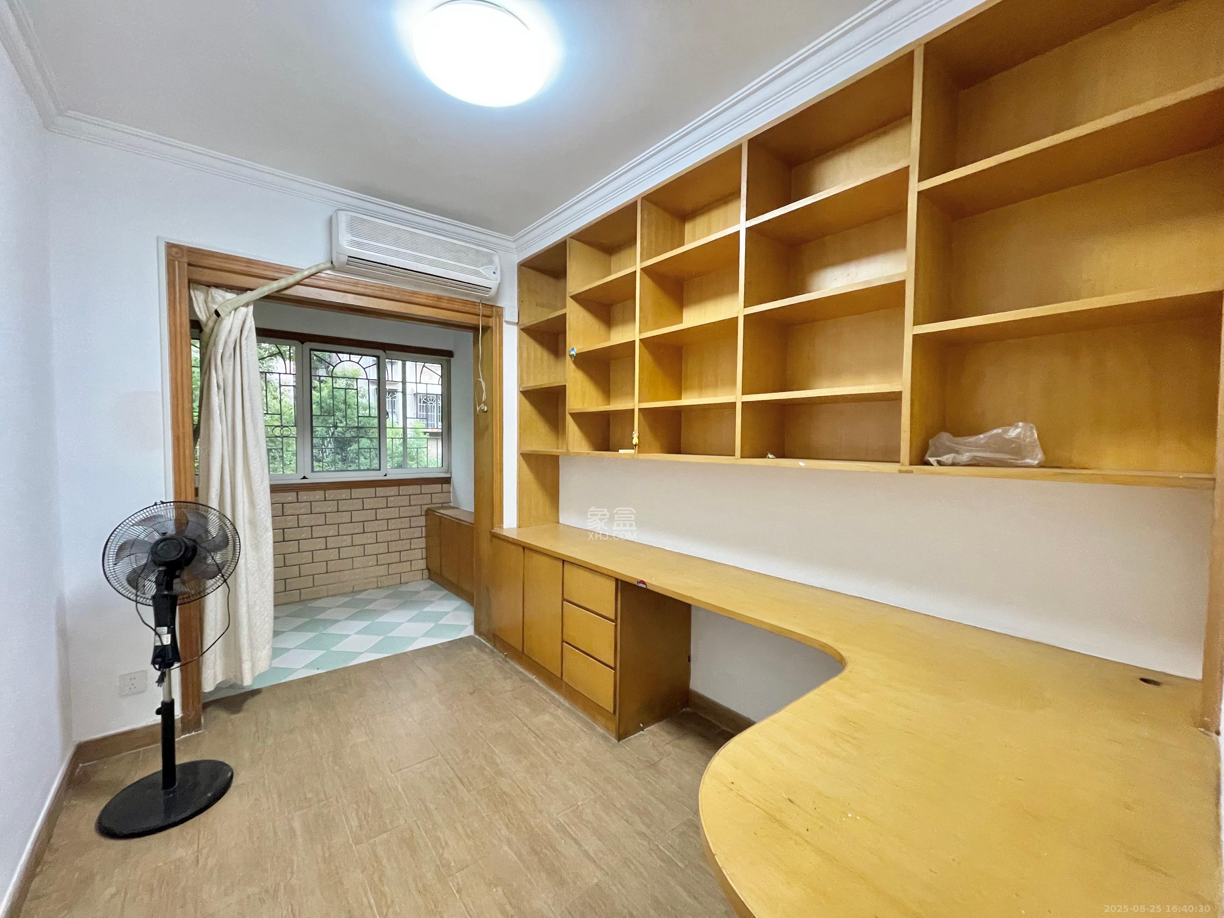 安泰新村  3室2厅2卫   1500.00元/月室内图