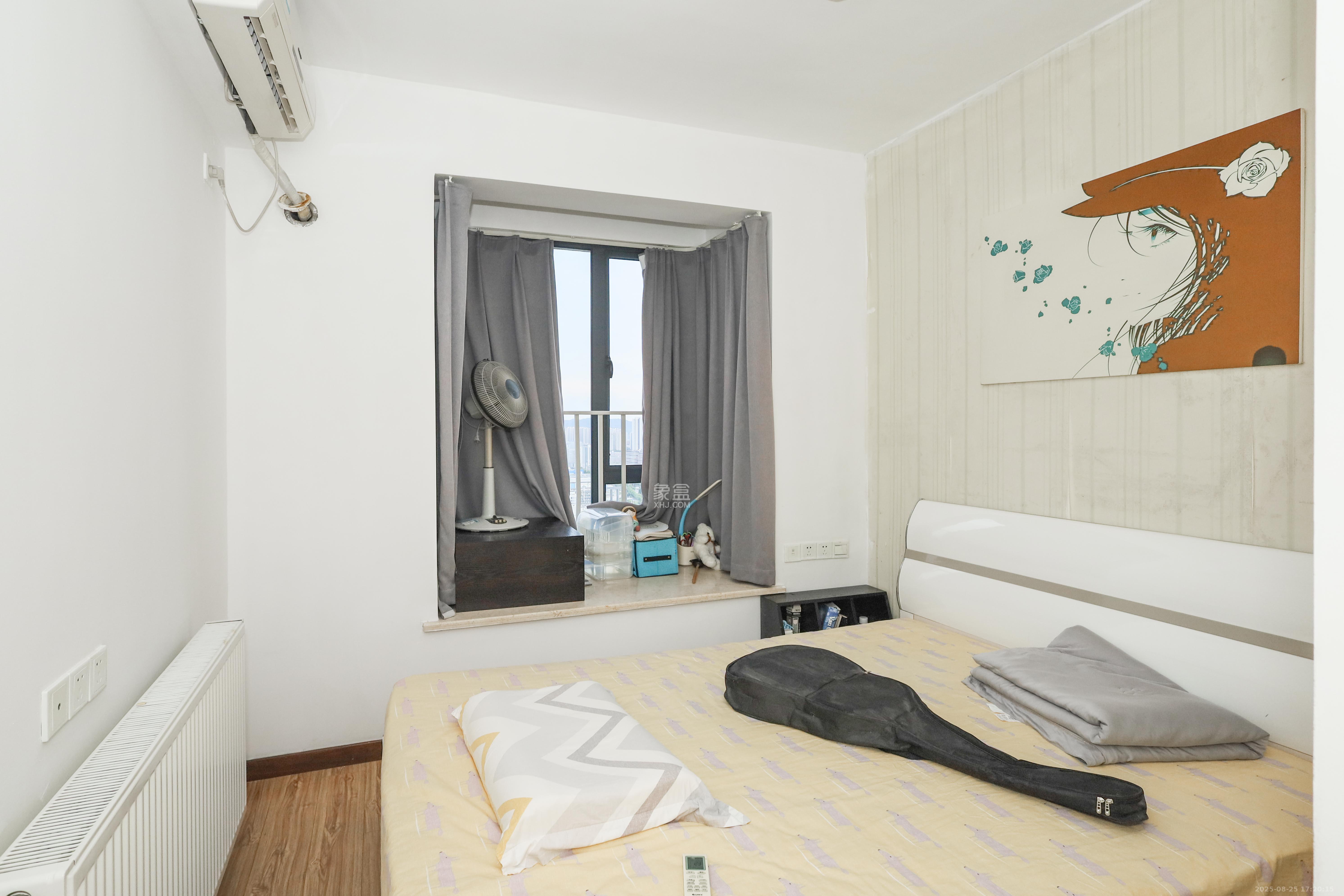 保利麓谷林语B区  3室2厅1卫    85.0万卧室