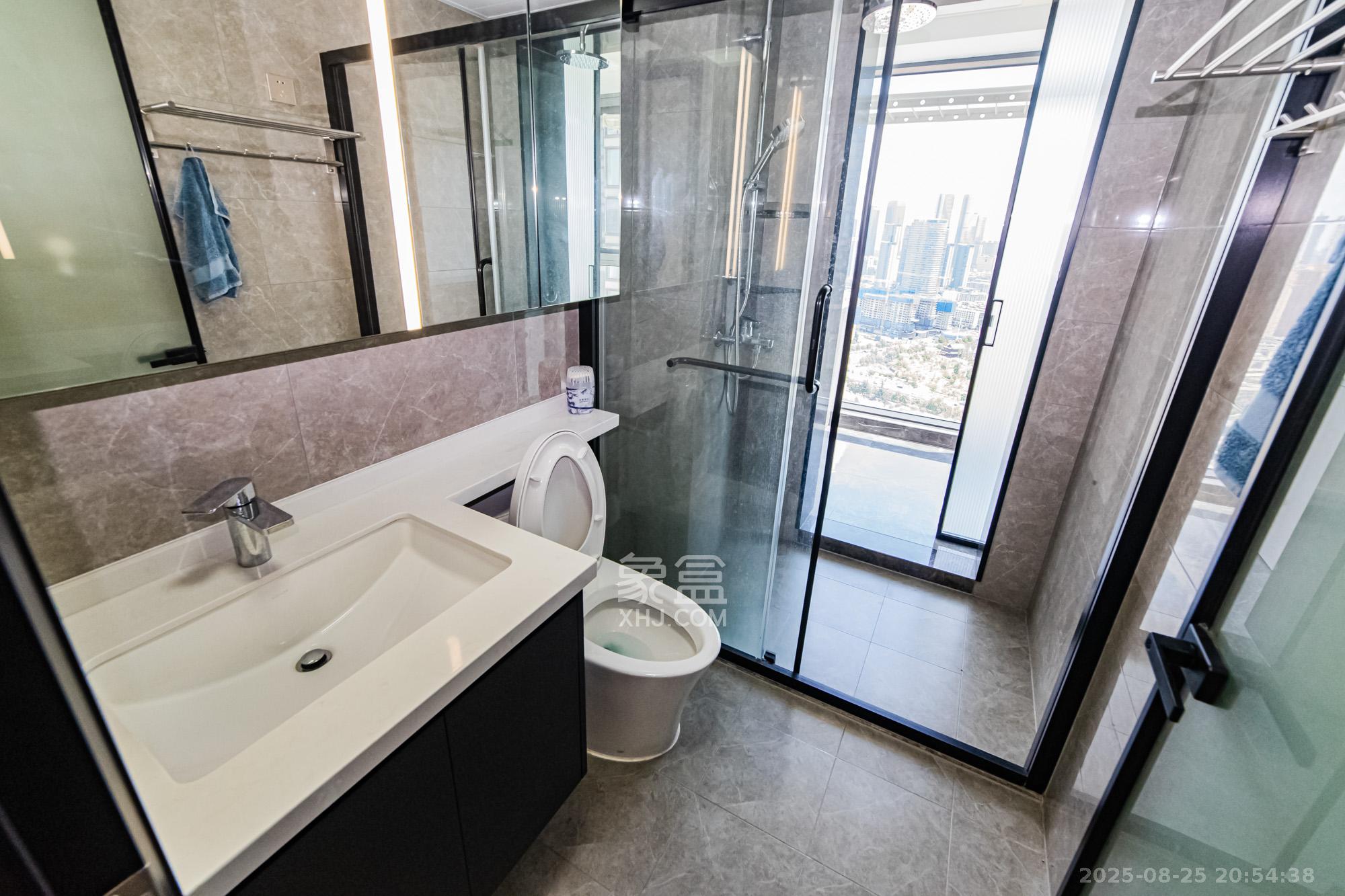 北辰瀚江府  3室2厅2卫    330.0万 北辰瀚江府  3室2厅2卫    330.0万卫生间