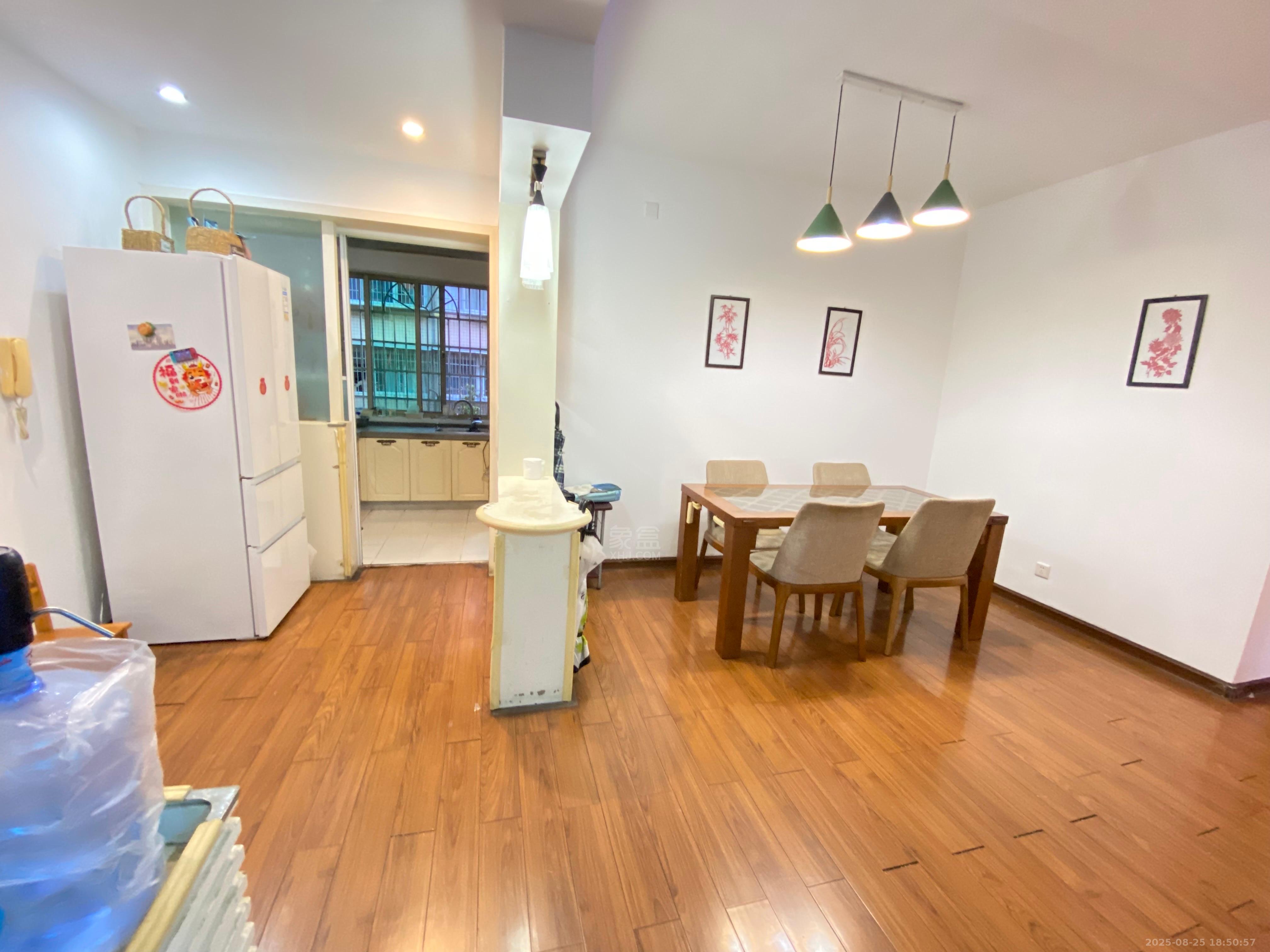 明月湖 3室2厅2卫 1600.0元/月 明月湖 3室2厅2卫 1600.0元/月室内图