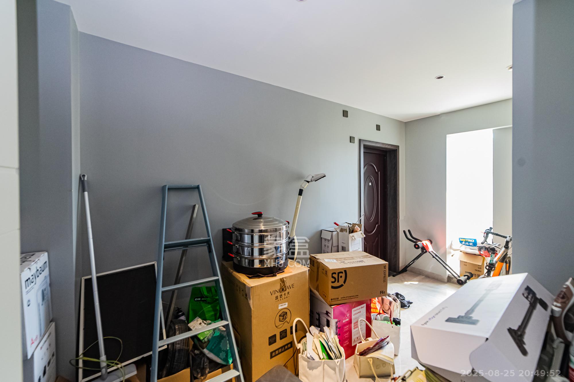 北辰定江洋  5室3厅4卫    918.0万 北辰定江洋  5室3厅4卫    918.0万卧室