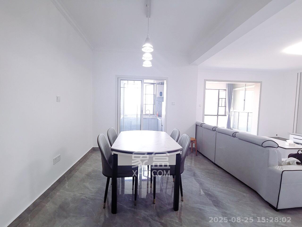 长高圆梦佳苑  4室2厅2卫    2600.0元/月室内图