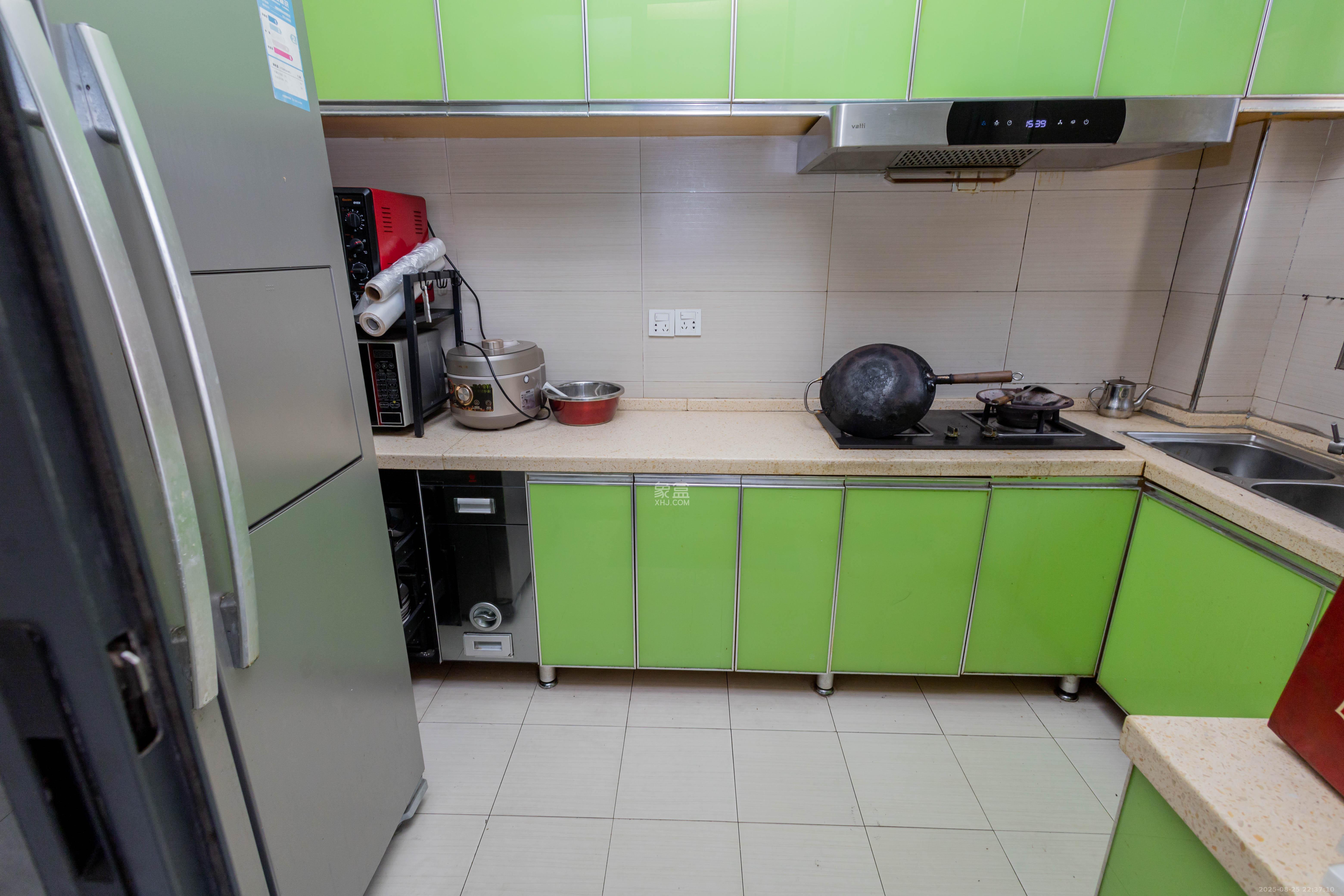 东岸城邦  3室2厅2卫    95.0万 东岸城邦  3室2厅2卫    95.0万厨房