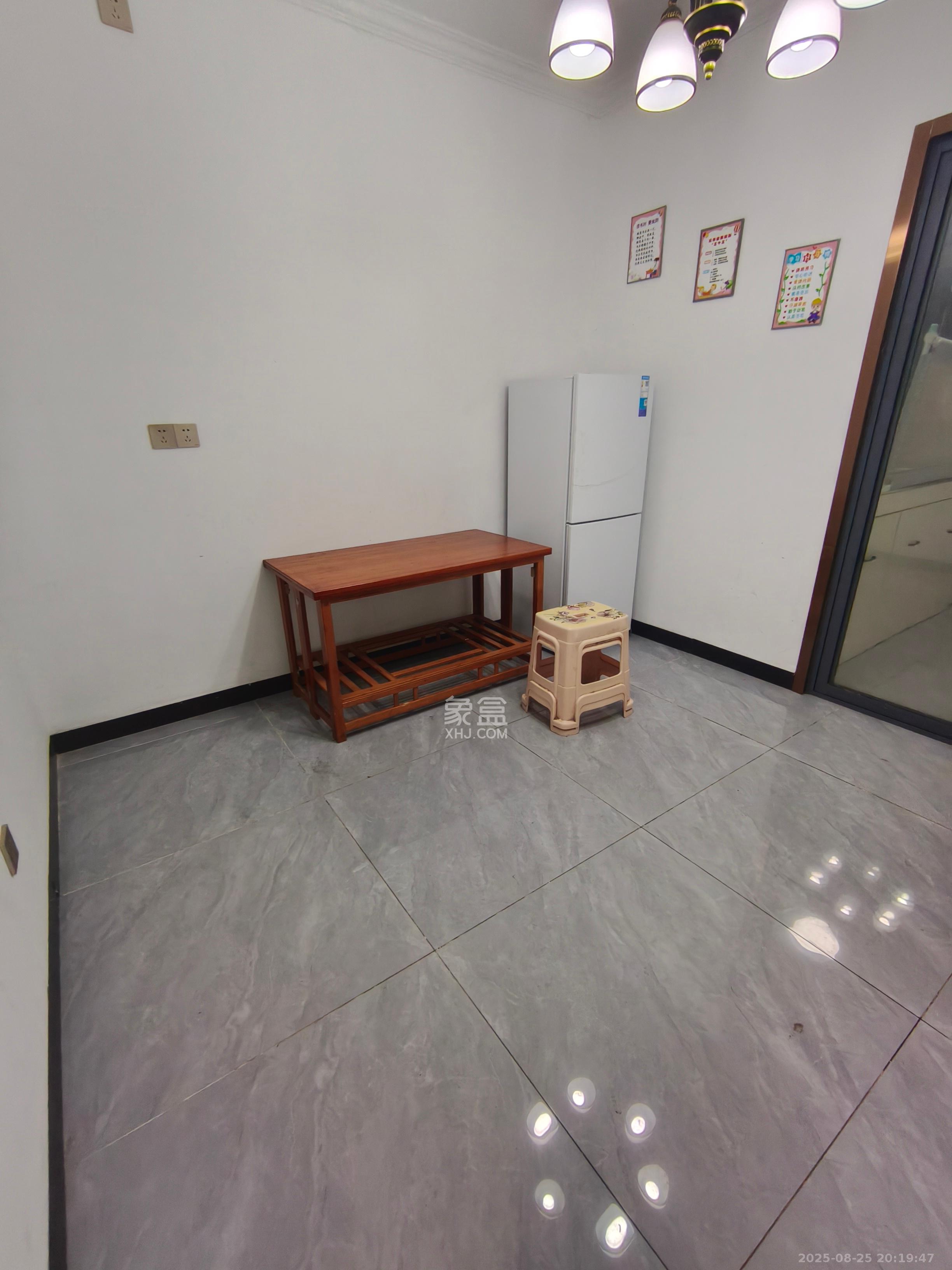 砂子塘社区  2室1厅1卫   1350.00元/月