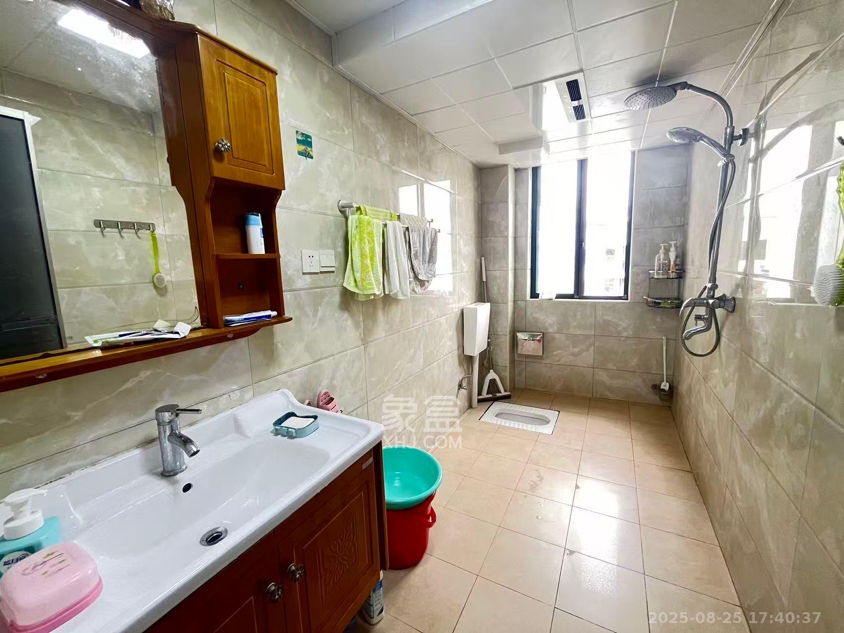 谷山乐园二期  2室2厅1卫    1800.0元/月室内图