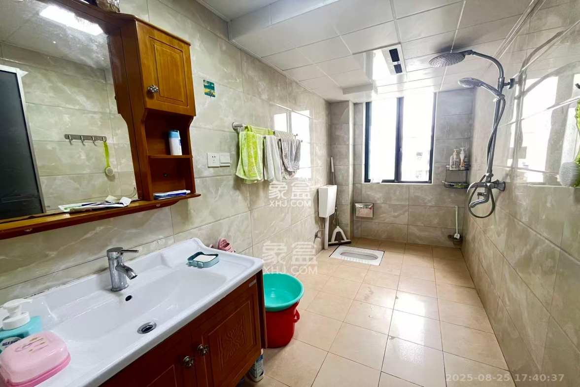 谷山乐园二期  2室2厅1卫    1800.0元/月 谷山乐园二期  2室2厅1卫    1800.0元/月室内图