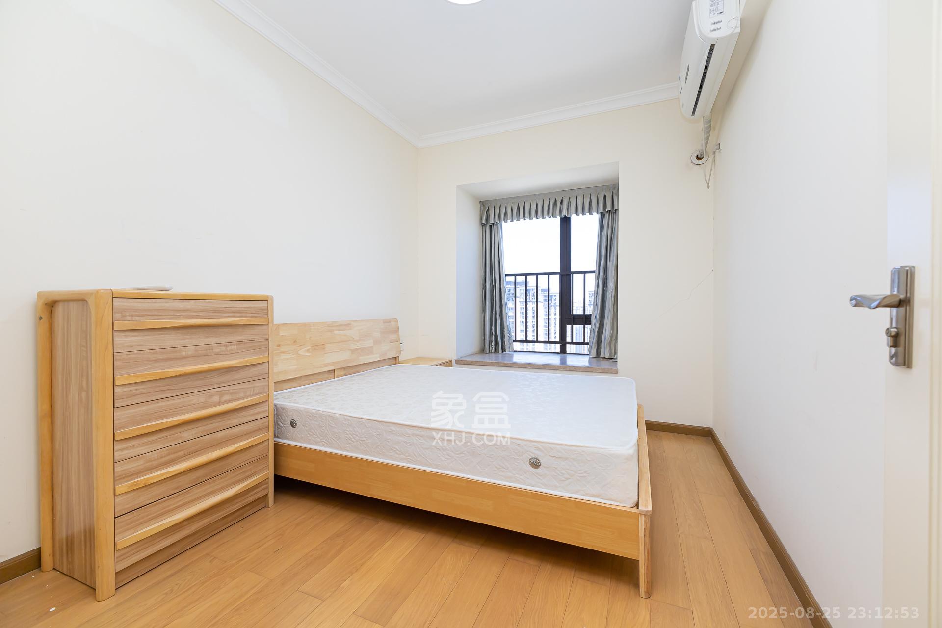 时代倾城一期 3室2厅1卫 78.8万 时代倾城一期 3室2厅1卫 78.8万卧室