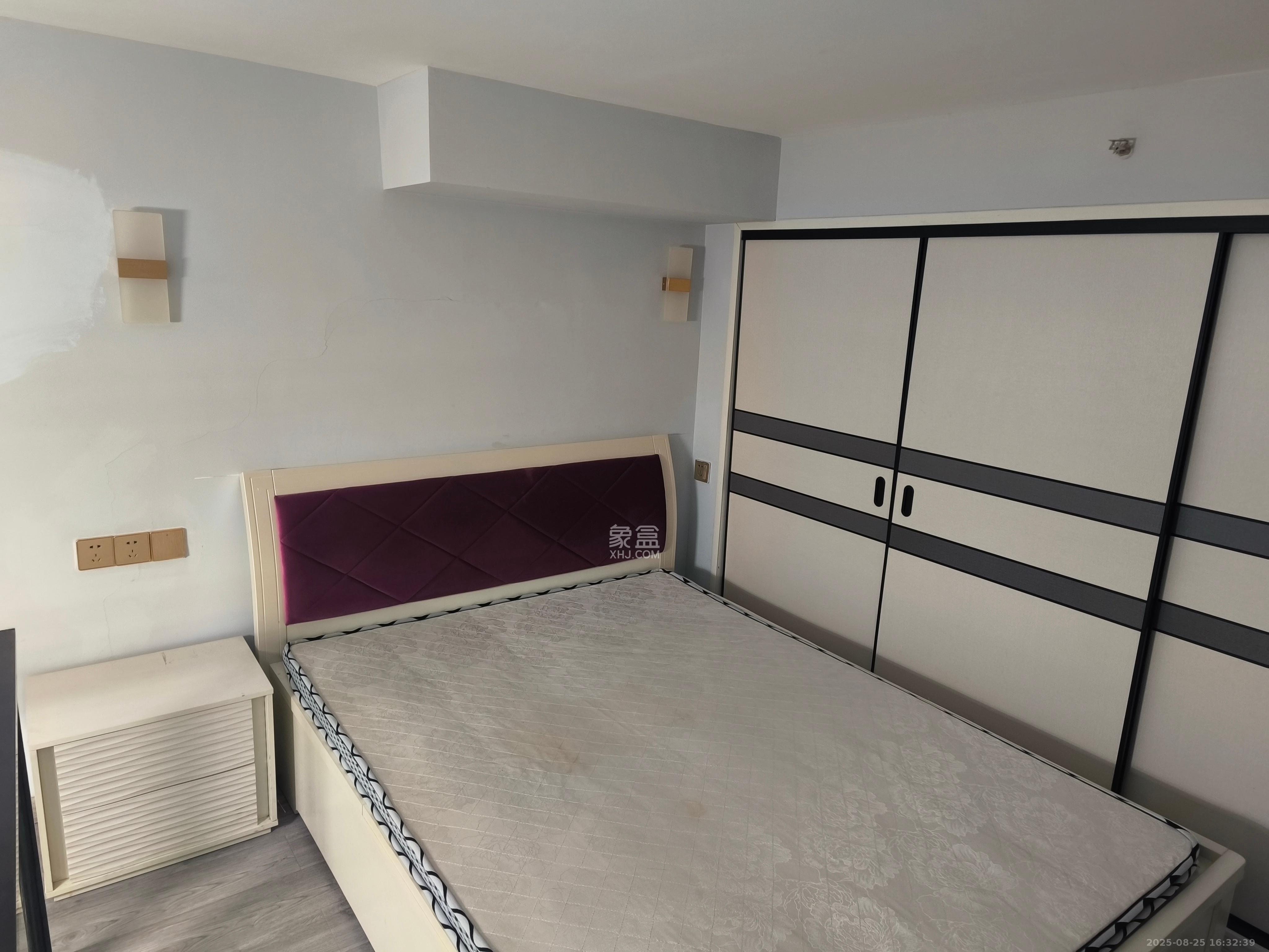 东盈商业广场(华泉城市广场)  1室1厅1卫    2300.0元/月 东盈商业广场(华泉城市广场)  1室1厅1卫    2300.0元/月室内图