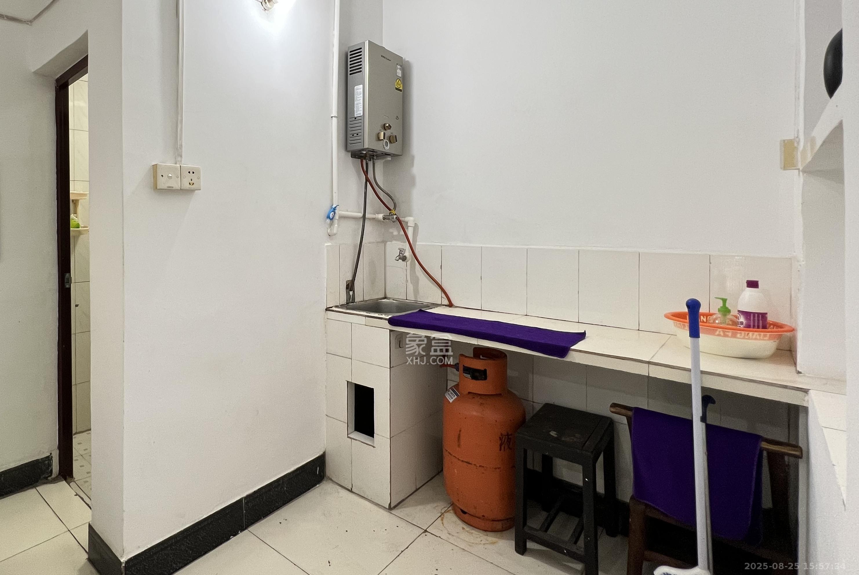 盐道坪社区  2室1厅1卫    1600.0元/月室内图