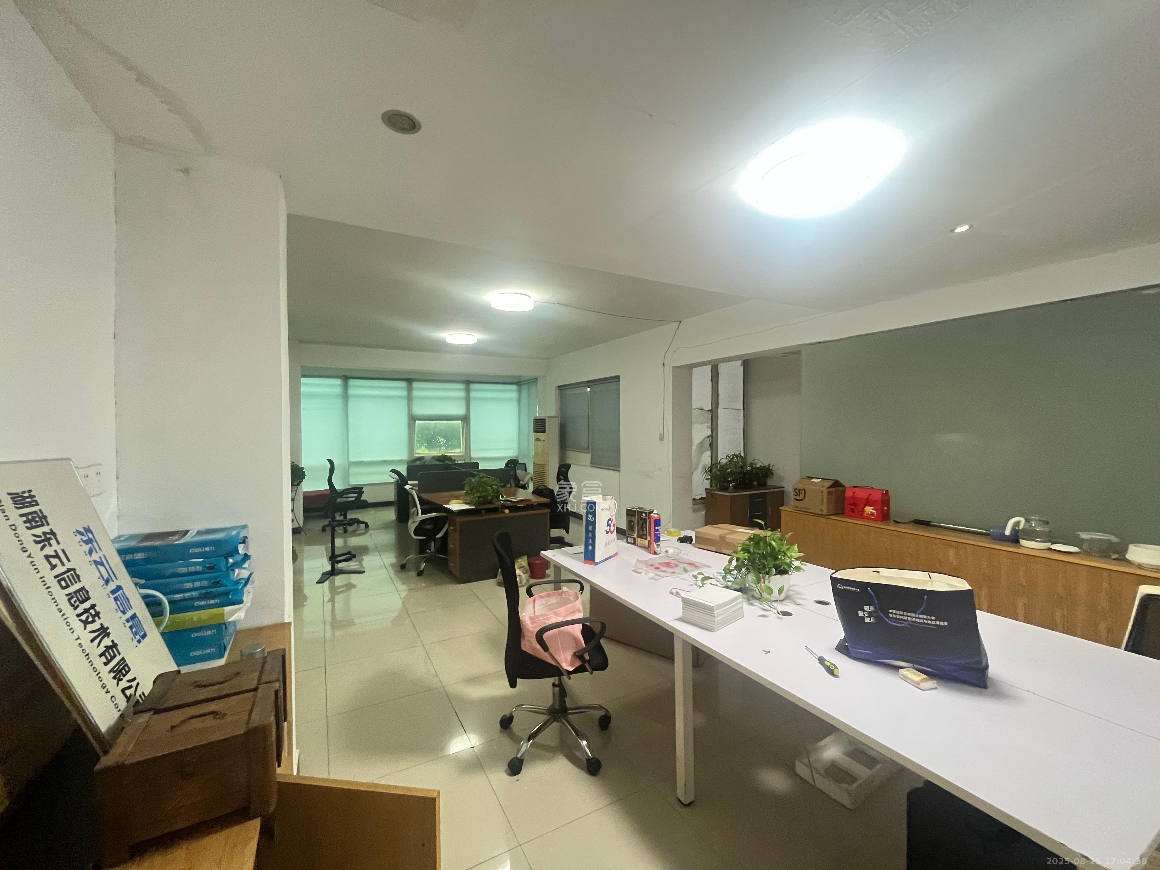 佳天国际新城  3室2厅1卫    3500.0元/月室内图