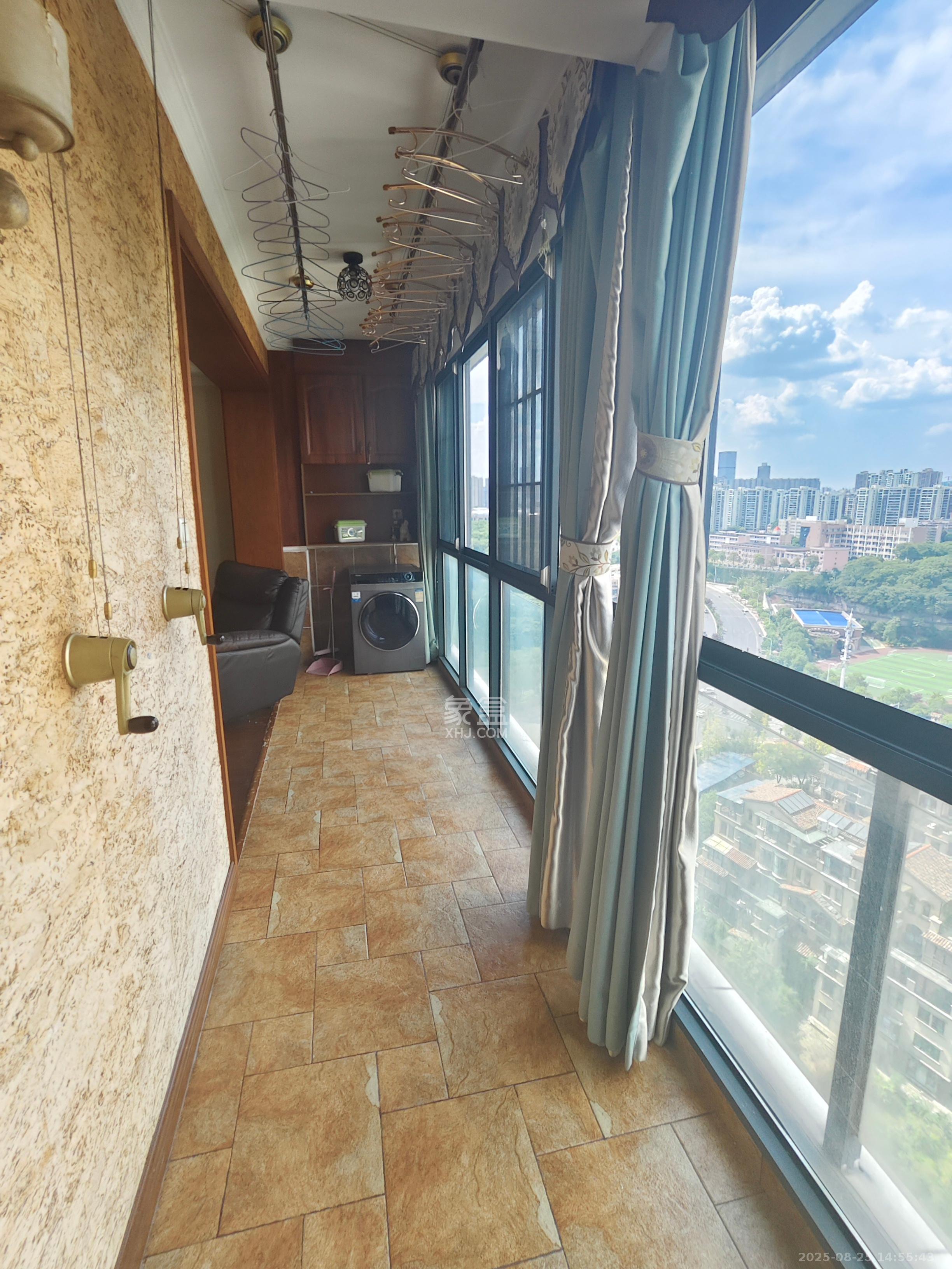 融科东南海  3室2厅2卫    3500.0元/月 融科东南海  3室2厅2卫    3500.0元/月室内图