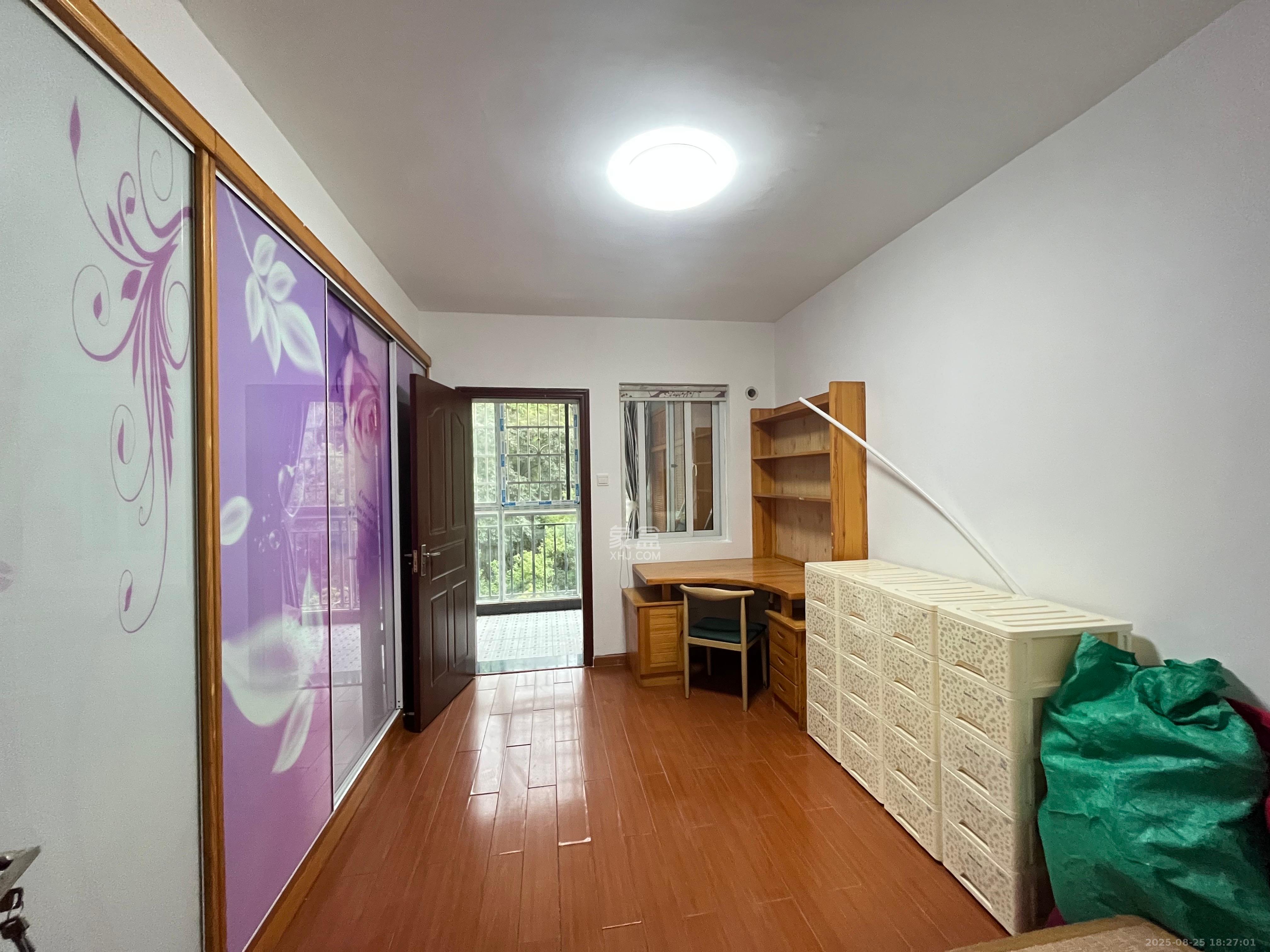 学府华庭  3室2厅2卫    2000.0元/月室内图