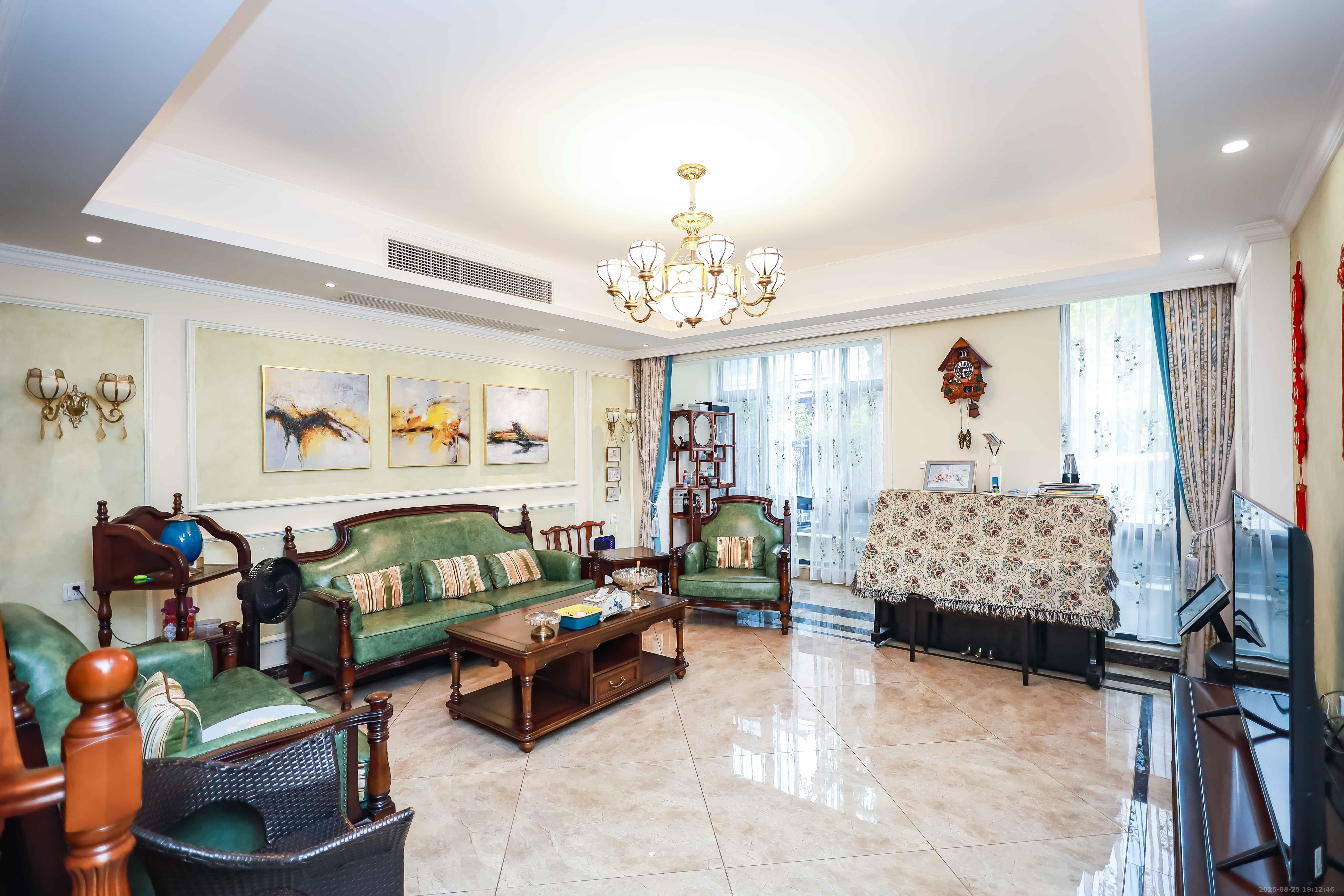 天麓尚层  6室2厅3卫    850.0万 天麓尚层  6室2厅3卫    850.0万